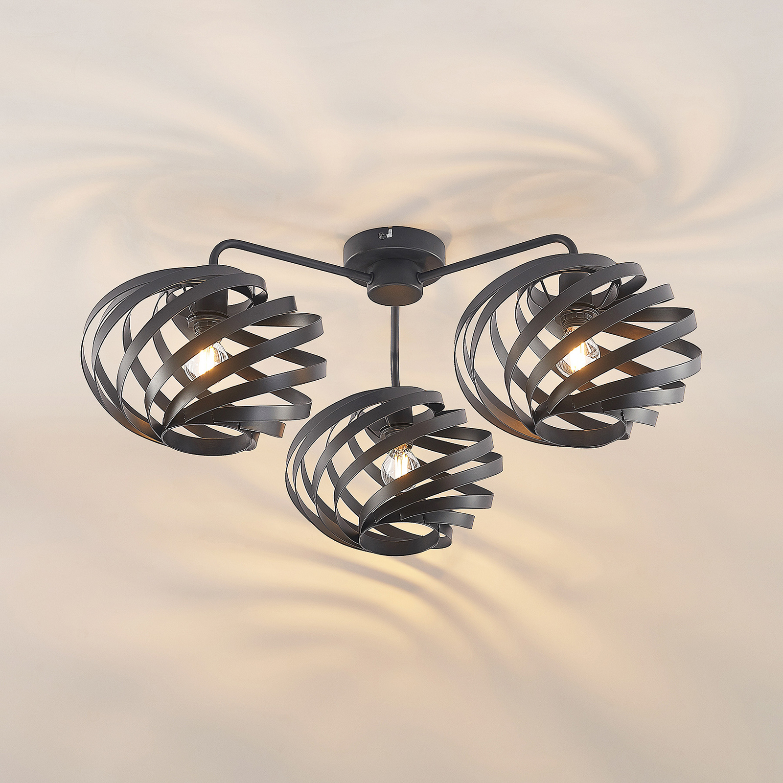 Lindby Niobano plafondlamp van zwart staal