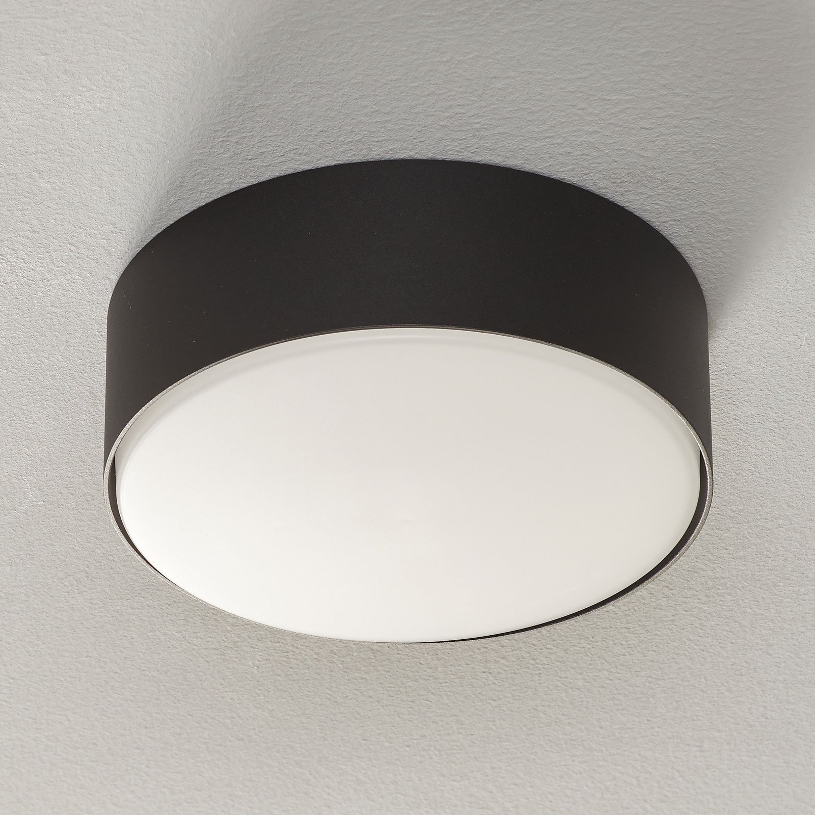 WEVER & DUCRÉ Roby IP44 ceiling lamp, 2,700K