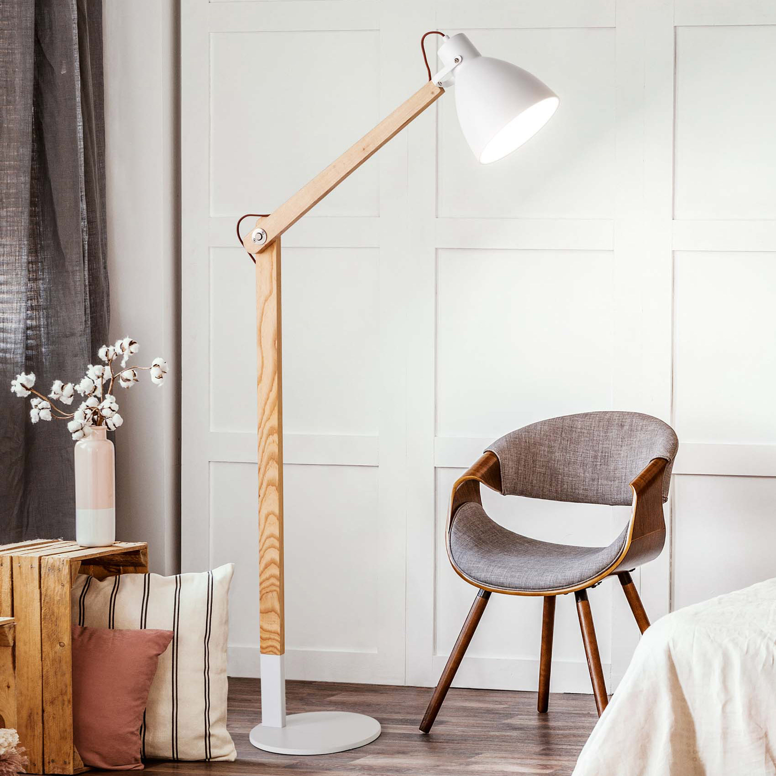 Sveva wooden floor lamp