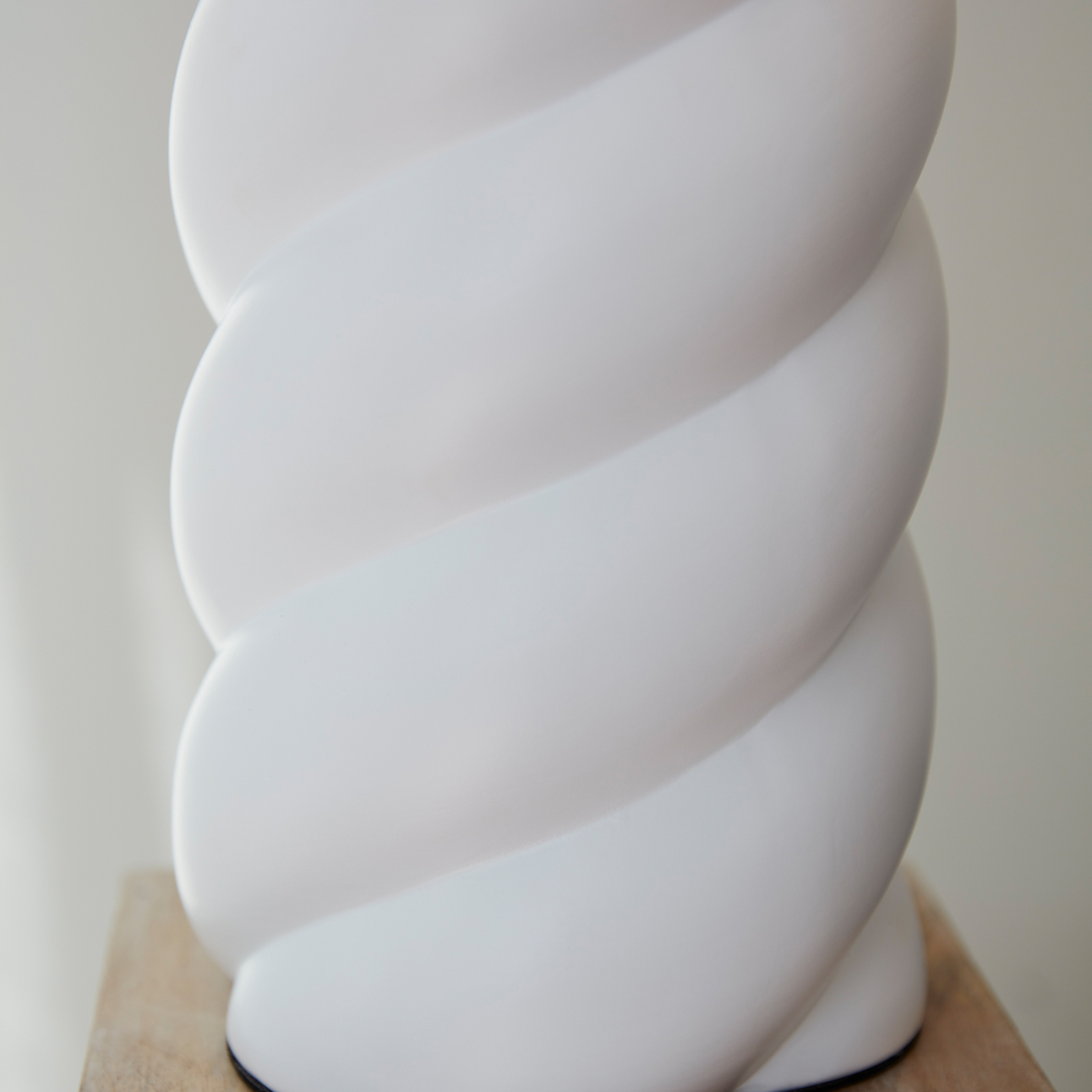 PR Home Spin table lamp Ø 35 cm white/linen