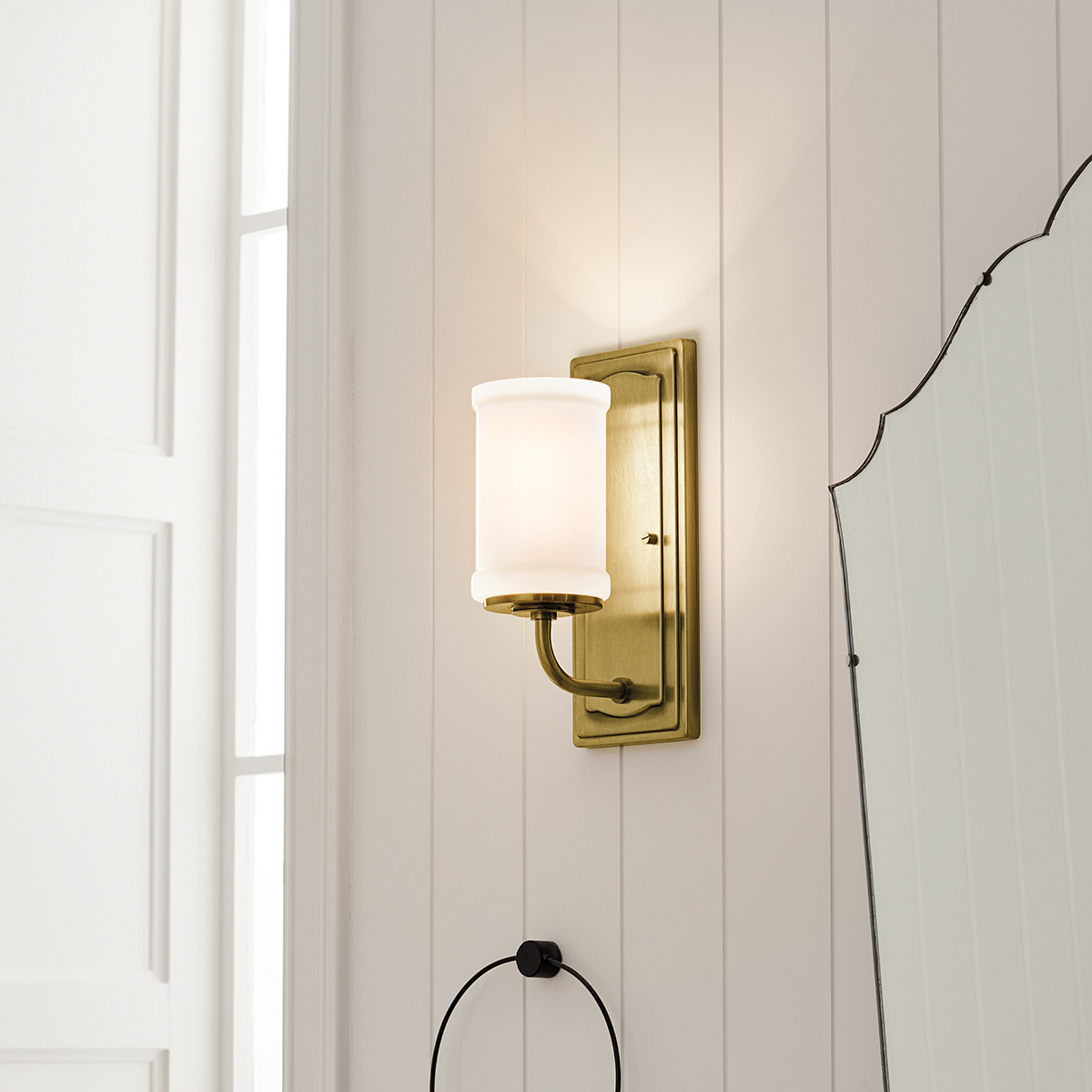 Nástenné svetlo Vetivene, mosadz, výška 31 cm, IP44, G9-LED – KICHLER Nástenné svetlo Vetivene, mosadz, výška 31 cm, IP44, G9-LED – KICHLER