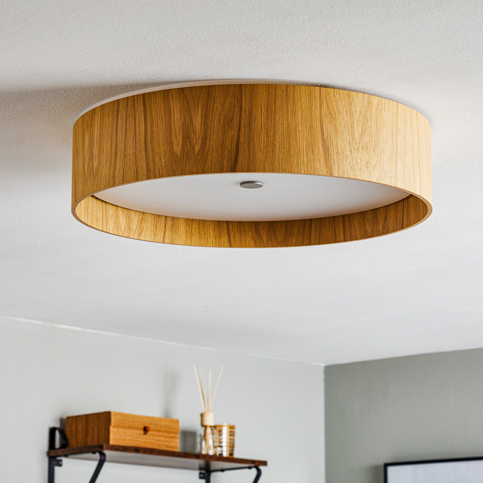 LED ceiling light LARAwood L, white oak, Ø 55 cm