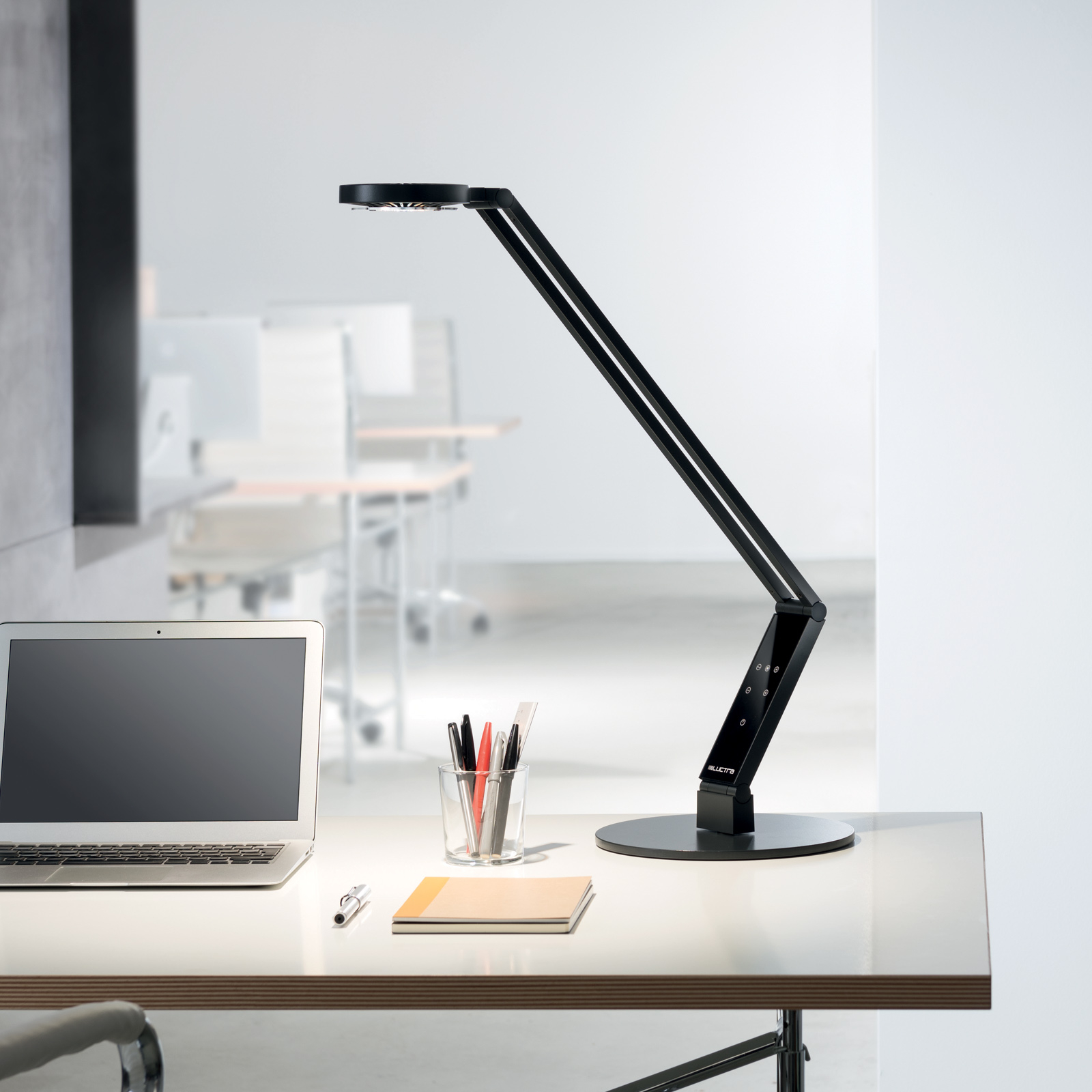 Luctra Table Radial LED-Tischleuchte Fuß
