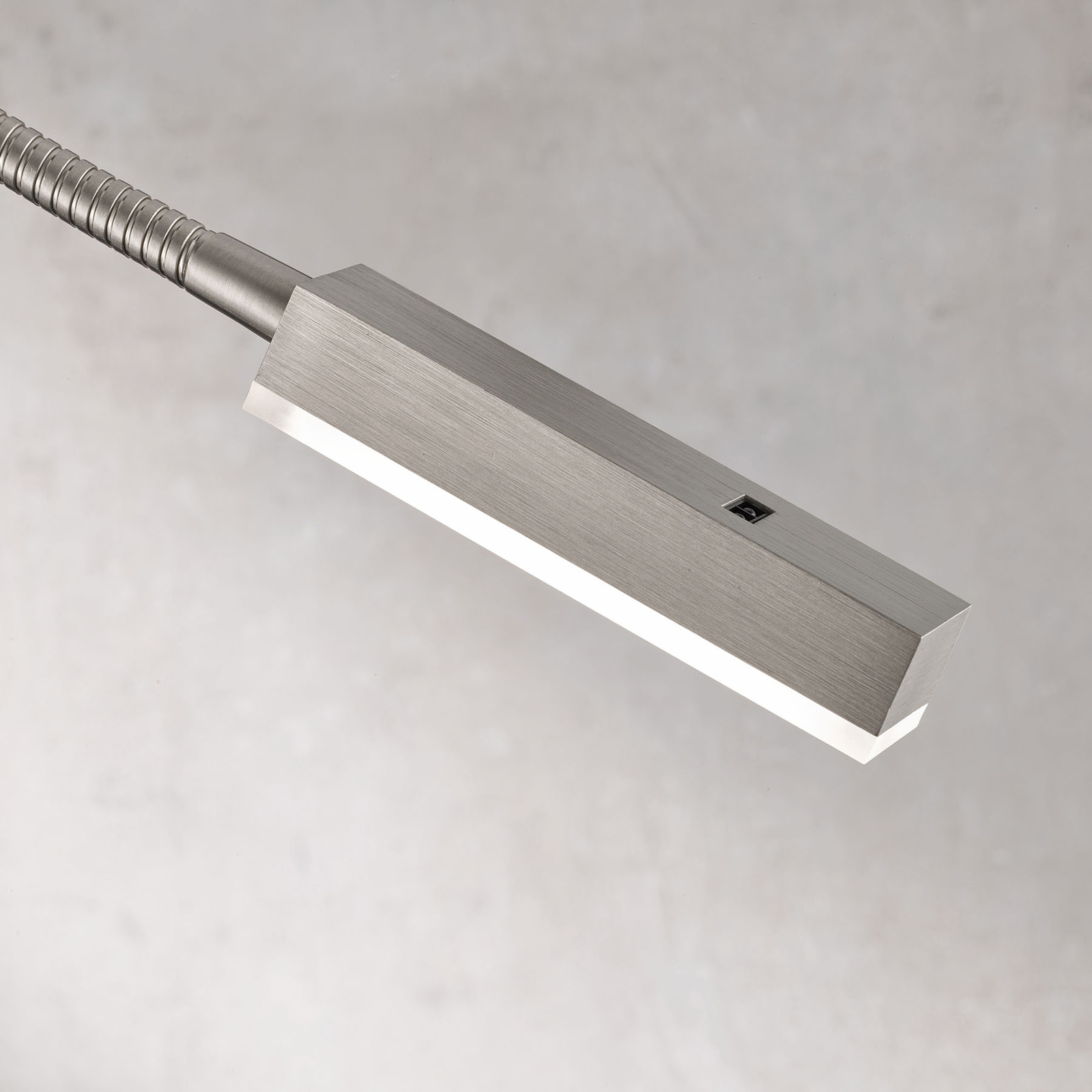Raik LED-klemmelampe med bevægelsesstyring, 60 cm