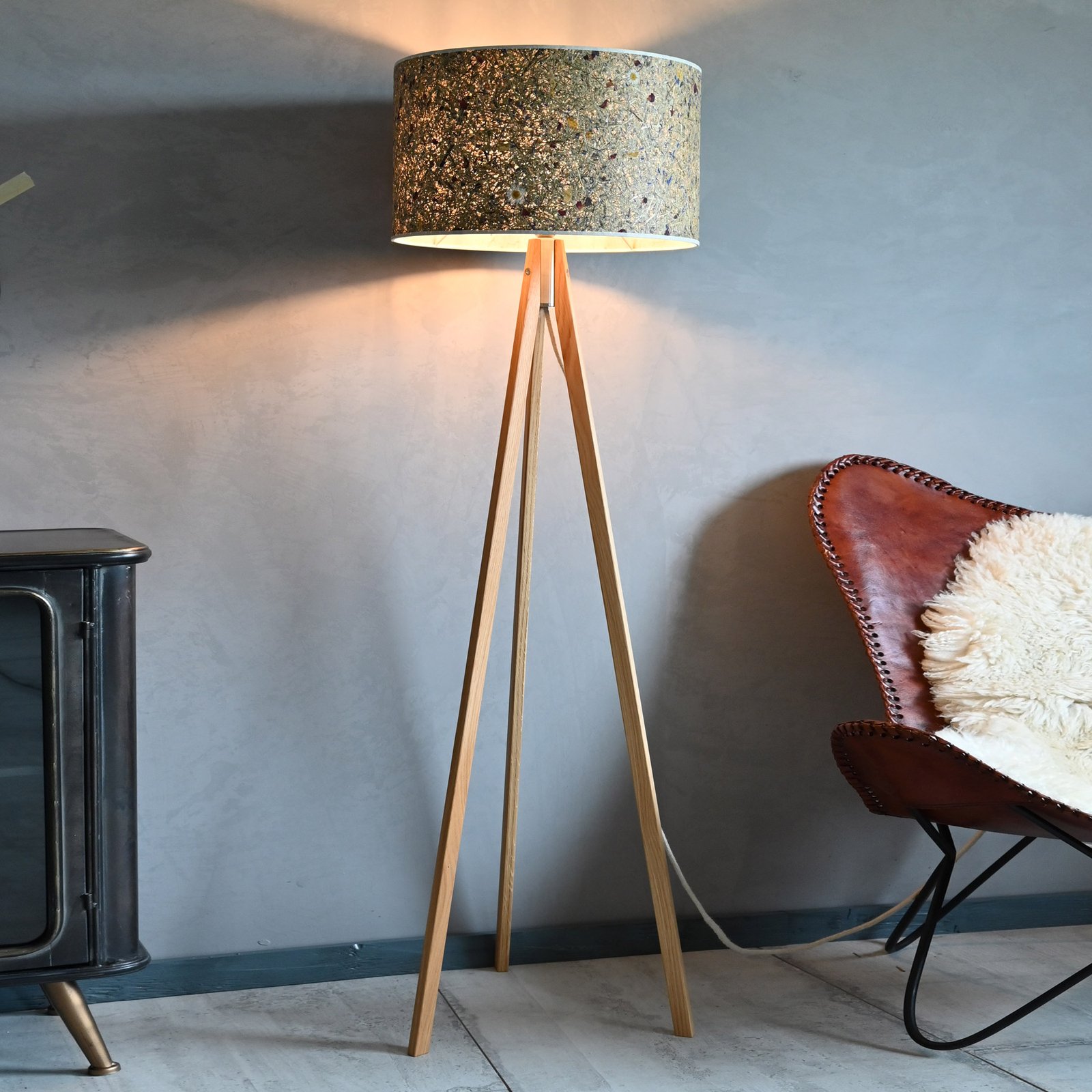 LeuchtNatur Ligno Stehlampe aus Holz und Almheu
