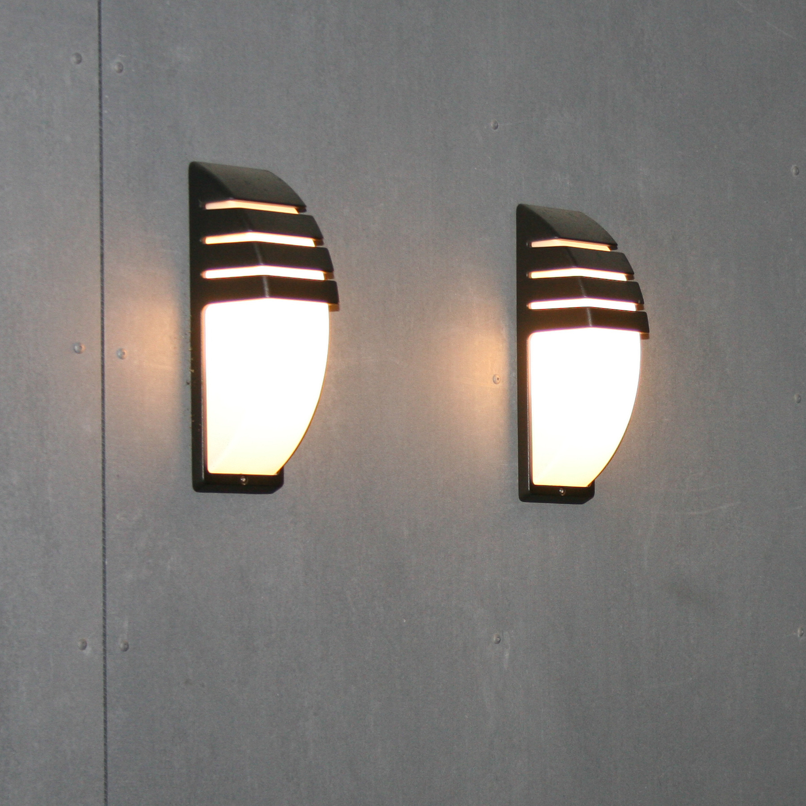 Decorative designer outdoor wall light City ESL