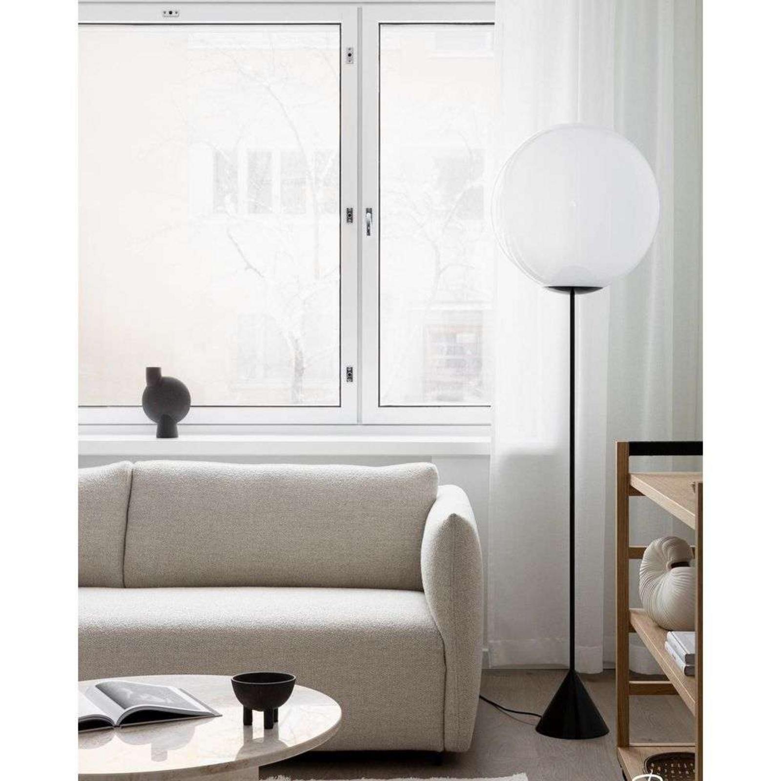 Globe Cone Slim Candeeiro de Pé Opal - Tom Dixon