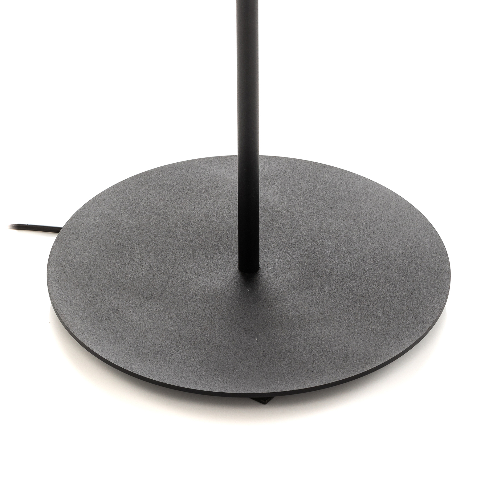 Golvlampa Cumera i svart med burskärm