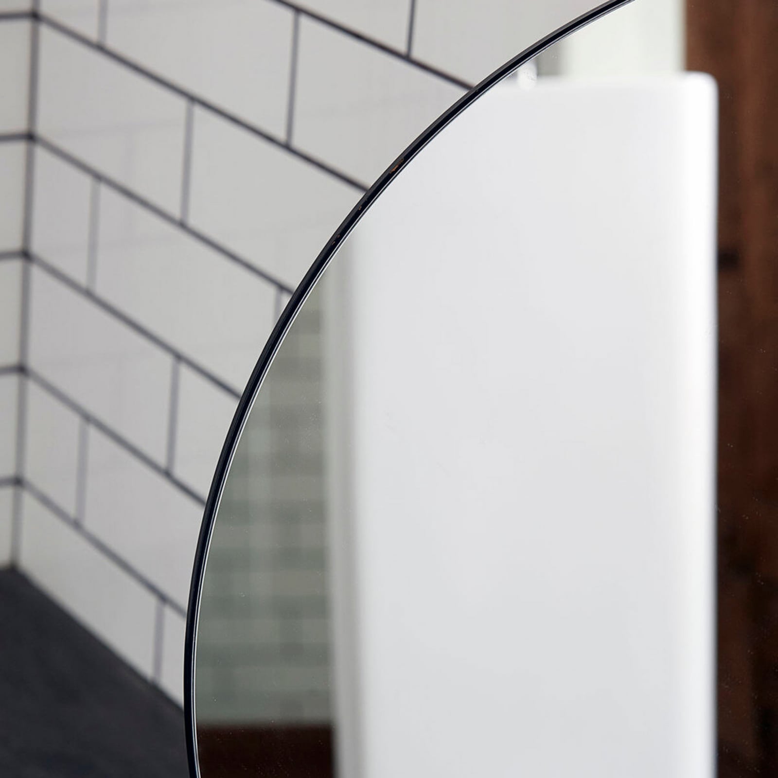 Specchio da parete HDWalls, Ø 80 cm, vetro - House Doctor