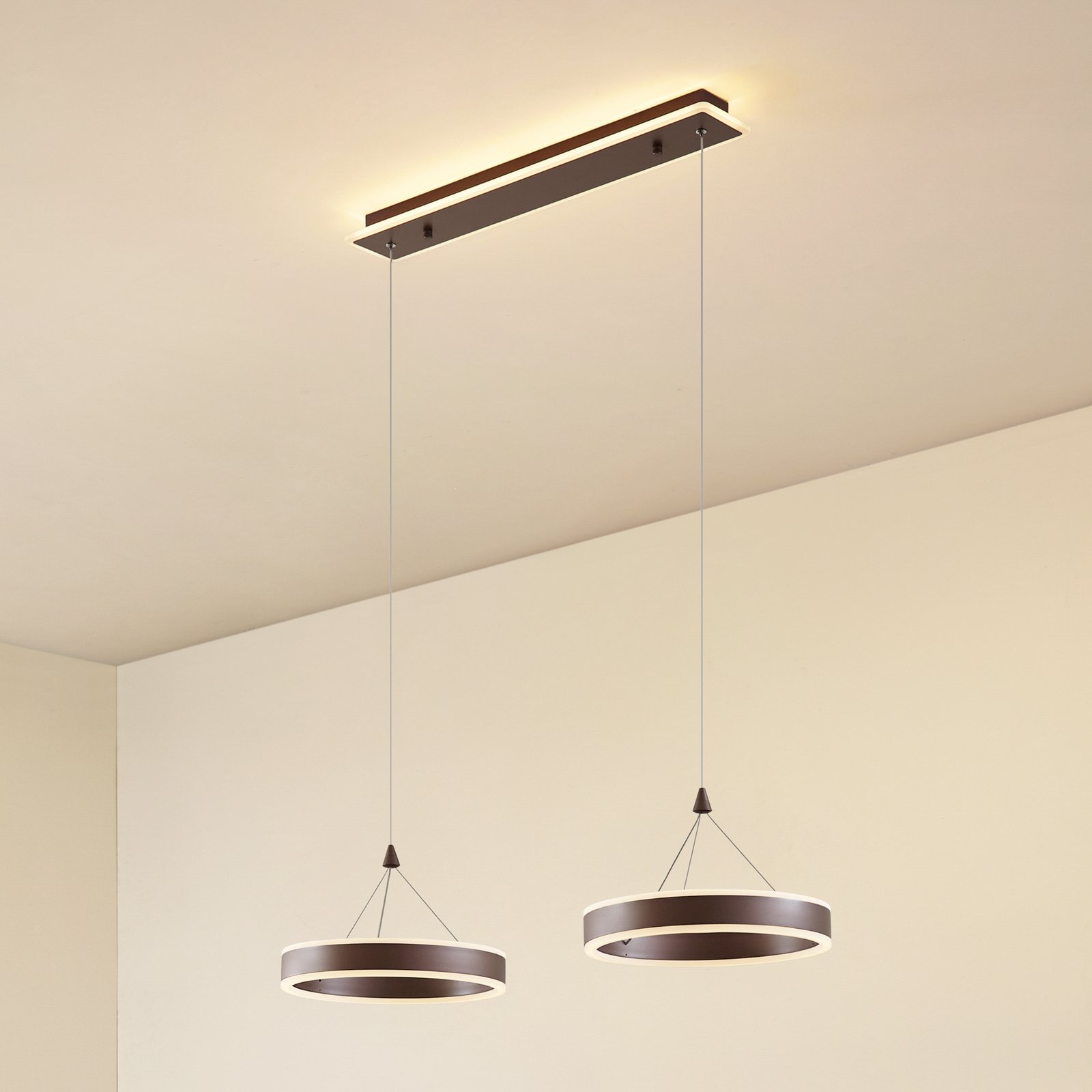 Lucande LED hanglamp Kolo, 86 cm, 2-lamps, bruin, dimbaar