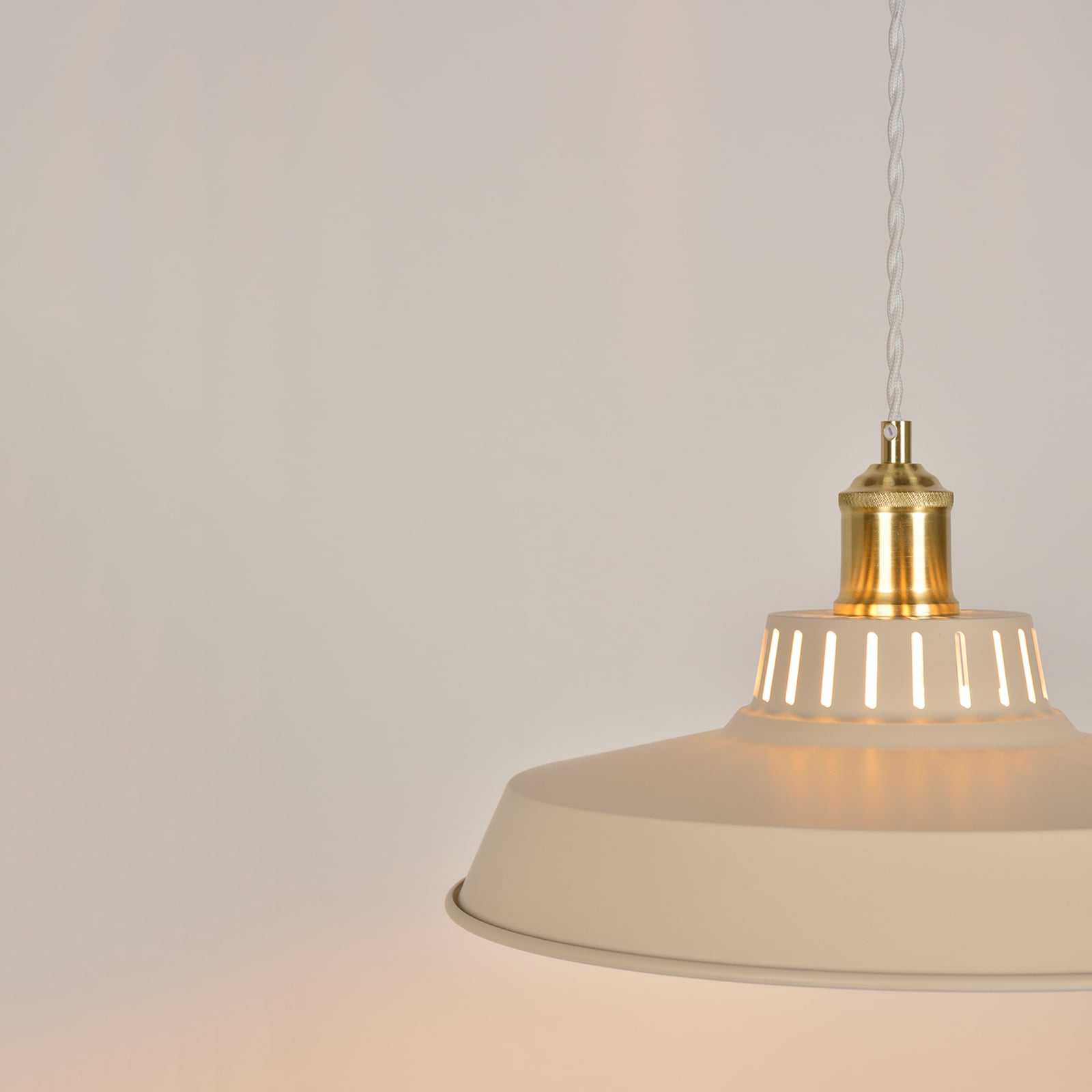 Suspension Thelma, couleur ivoire, Ø 38 cm, métal