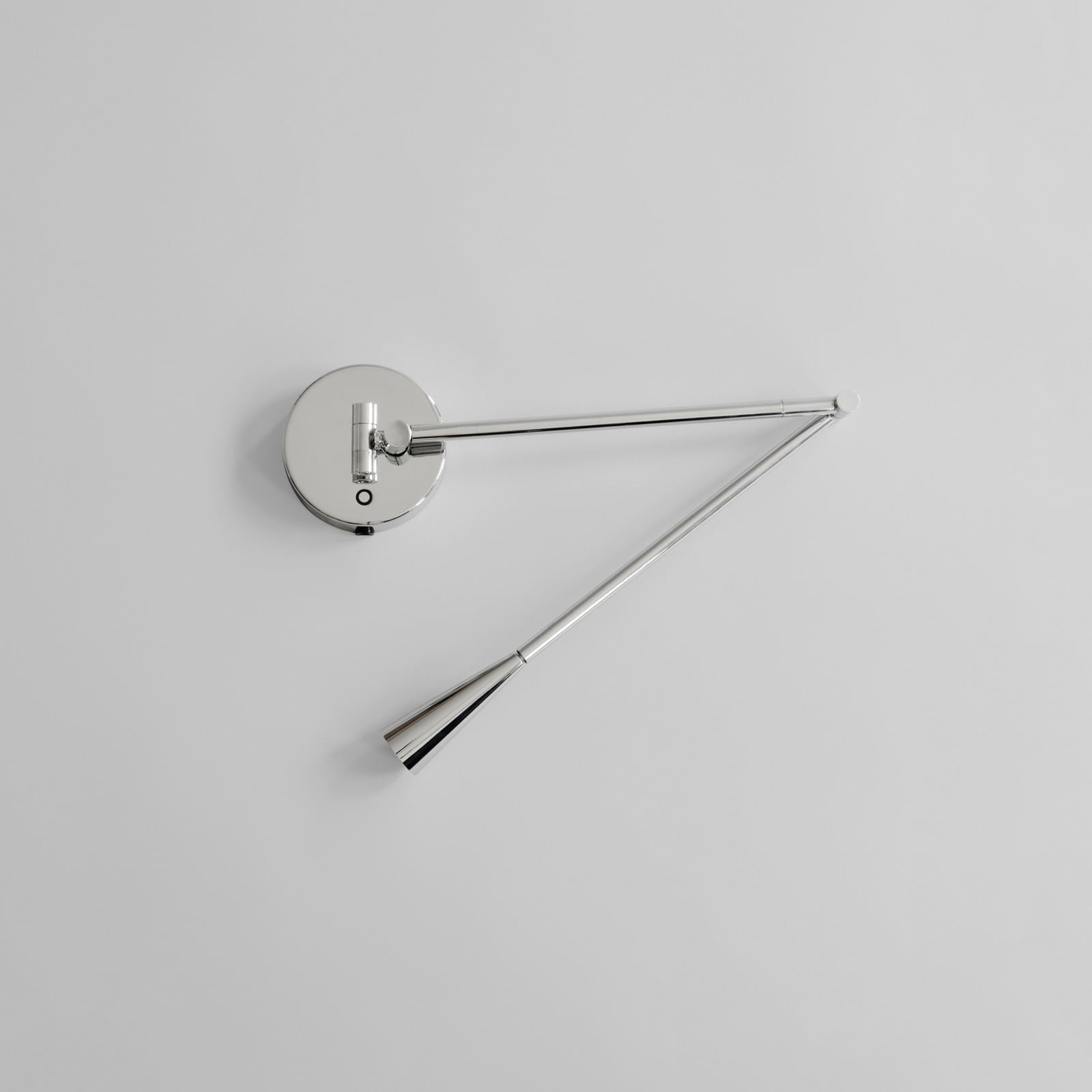 SNAKE v&auml;gglampa, f&ouml;rkromad, metall, G9 101 COPENHAGEN - Vardagsrum - Design - Aluminium - Med en ljusk&auml;lla