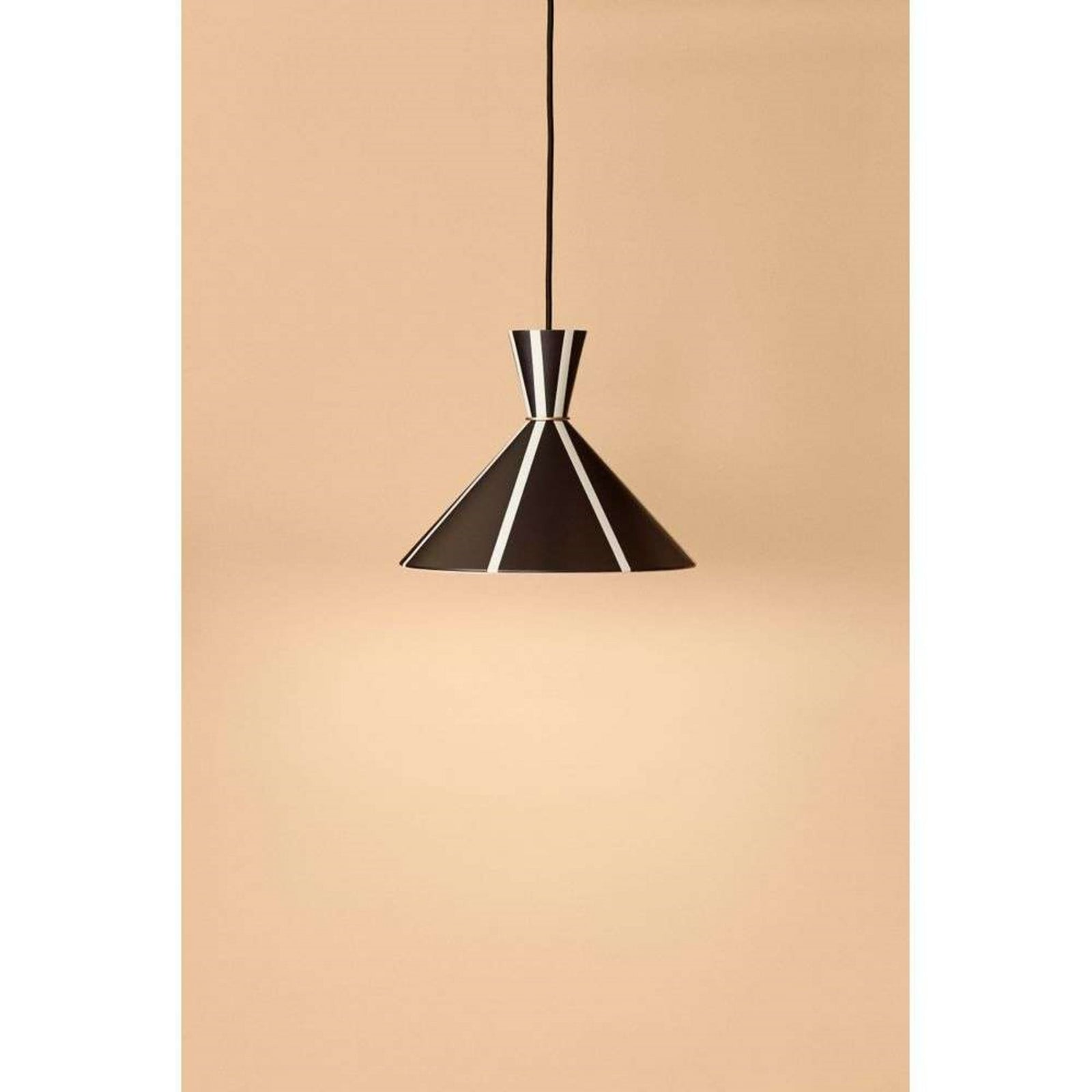 Bloom Stripe hængelampe, sort/hvid, Ø 30 cm Warm Nordic - Spisestue - Vintage - Metal - Med skærm