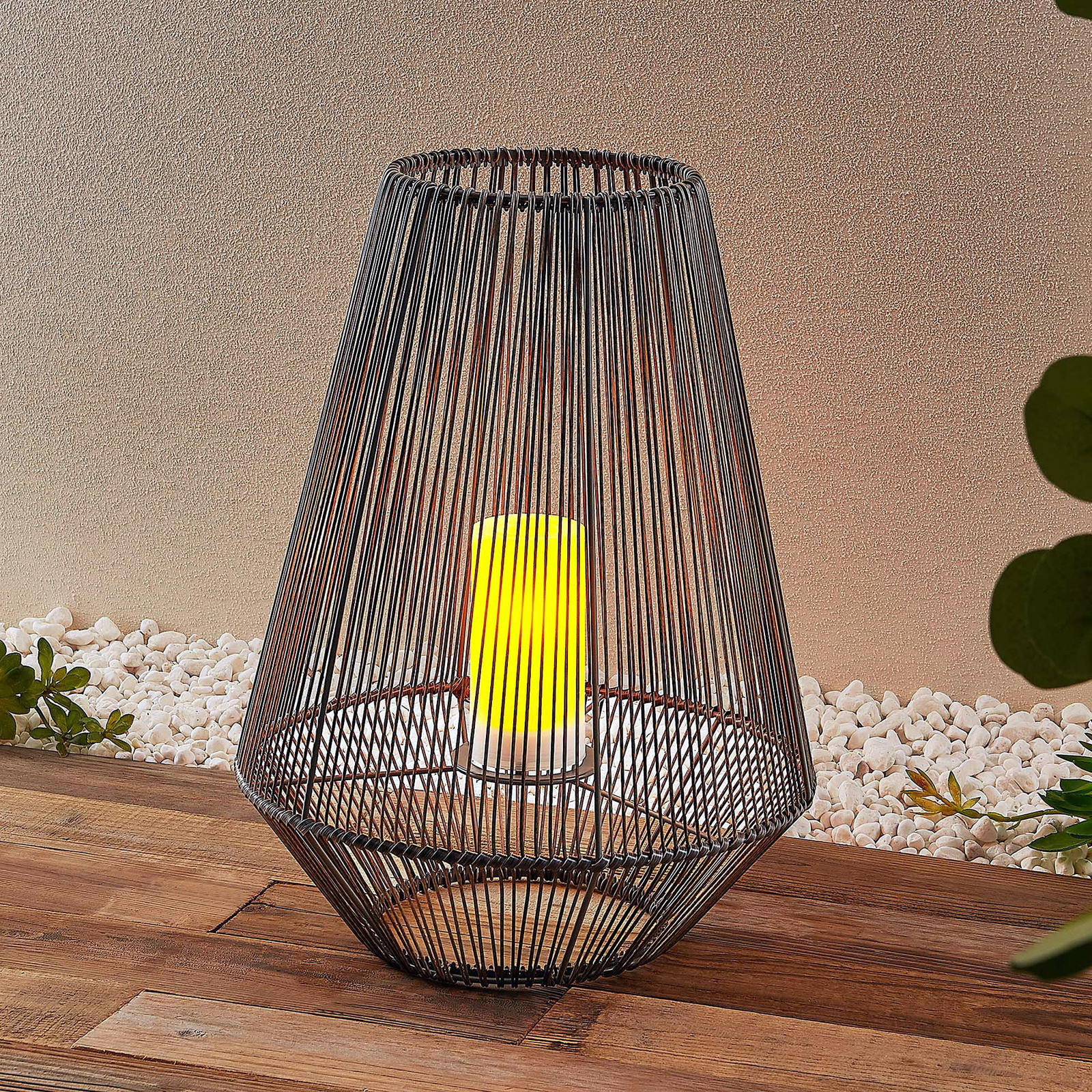 Lindby Kaati LED-Solar-Laterne, Rattanoptik, 37 cm