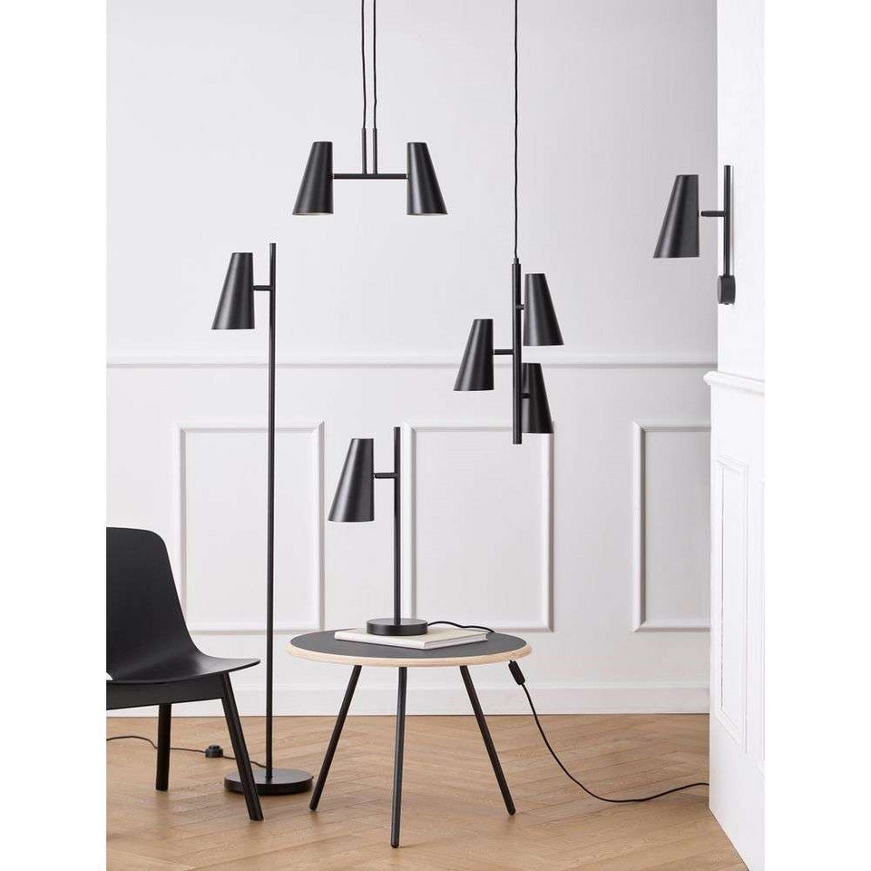 Woud Cono Vägglampa, svart från Woud
