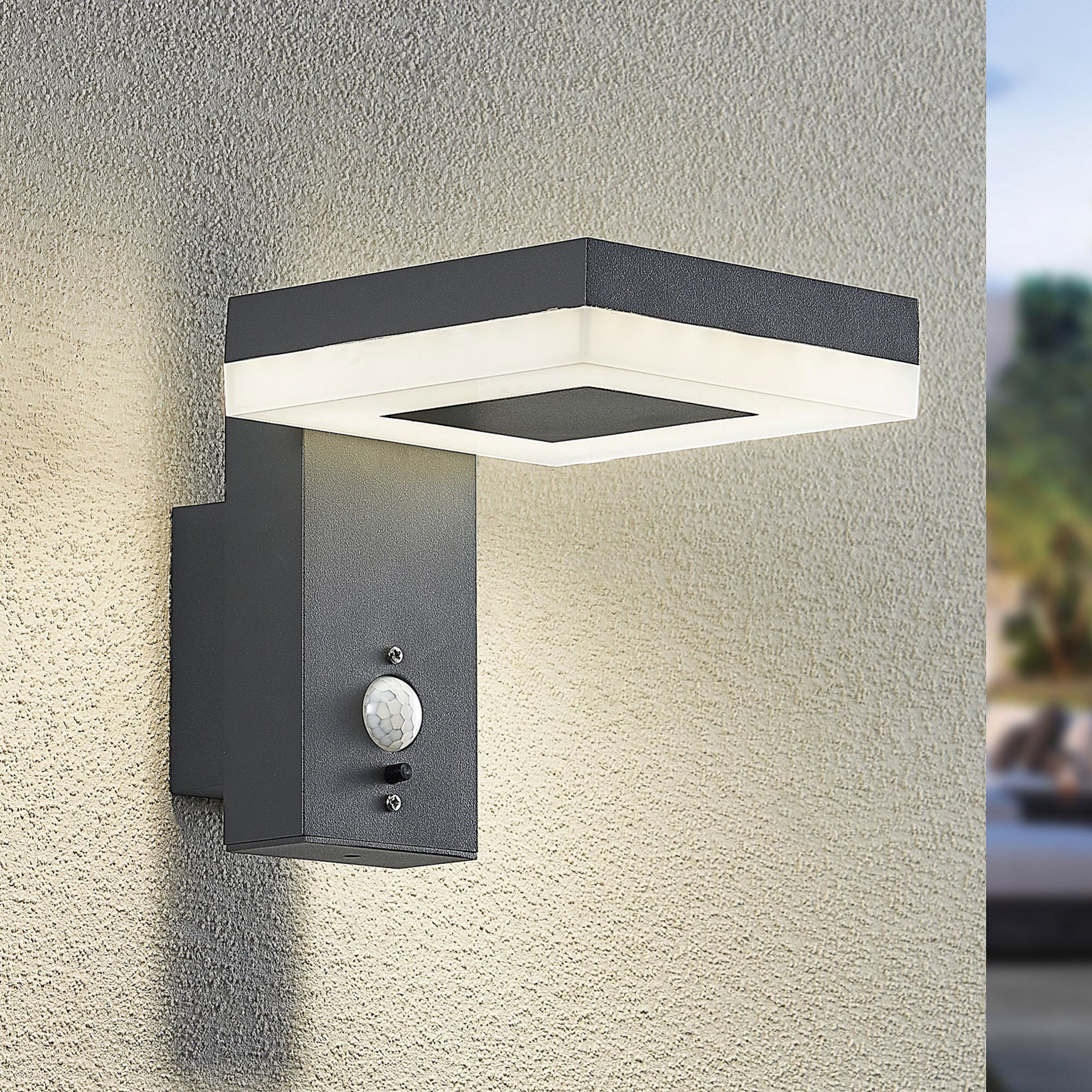 Lindby Laira Candeeiro de parede exterior solar LED, sensor