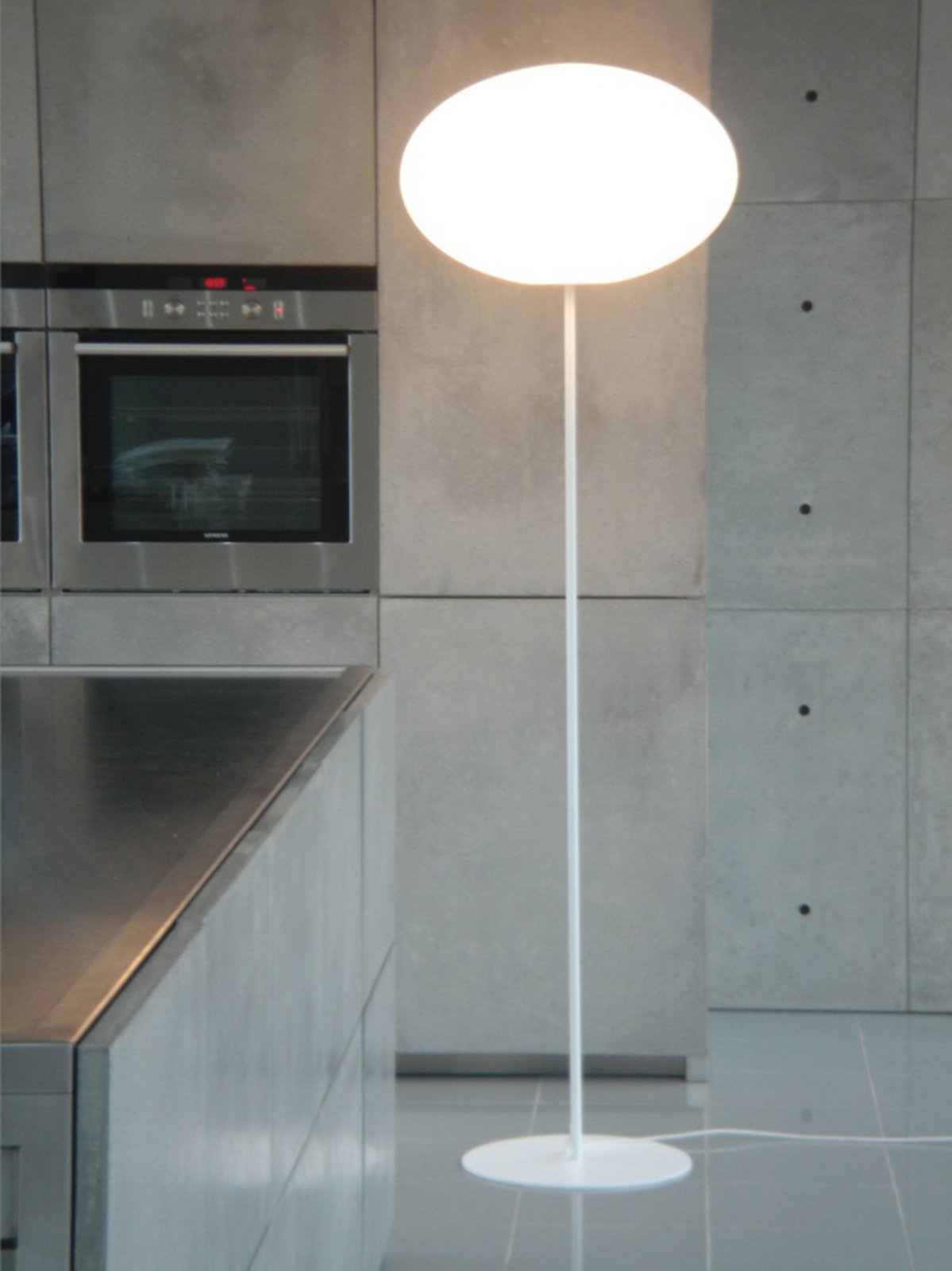 Eggy Pin Floor Lamp Ø55 Opal White/White Lacquered - CPH Lighting