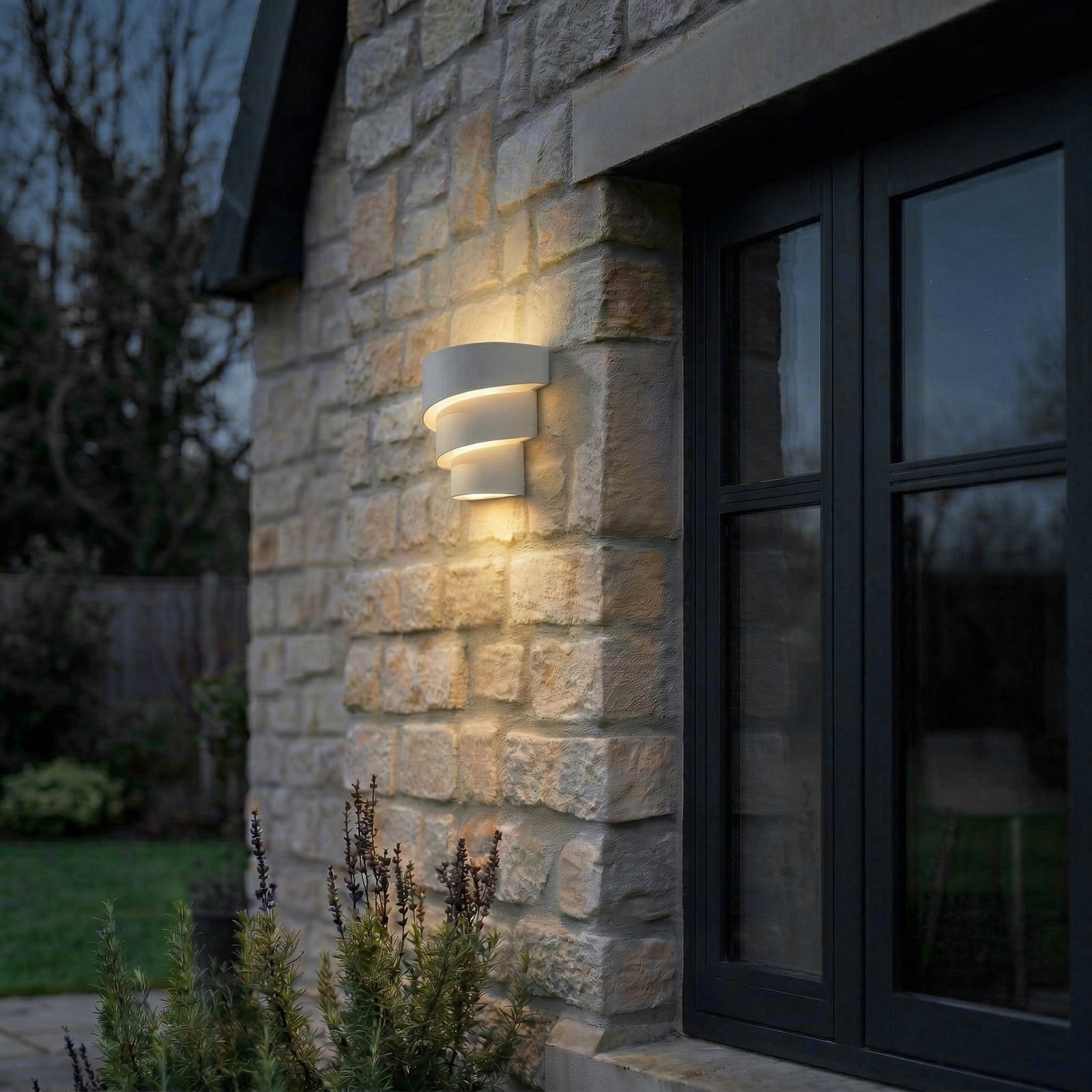Aplique LED para exterior Valir de Lindby, blanco, tres pantallas, IP54