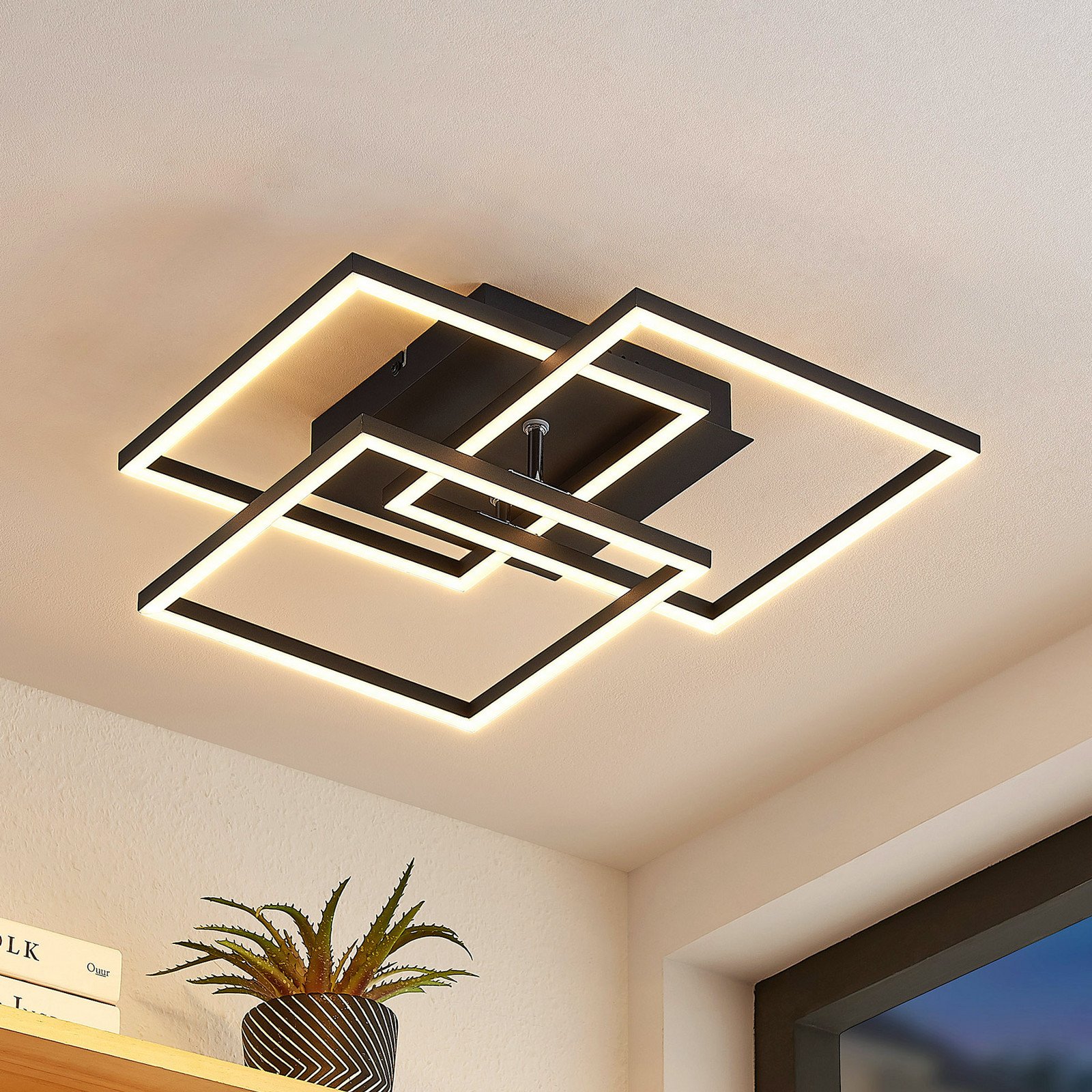Lindby plafonieră LED Quiana CCT unghiulară neagră 42cm - Camera de zi / sufragerie - modern - satin negru - Metal