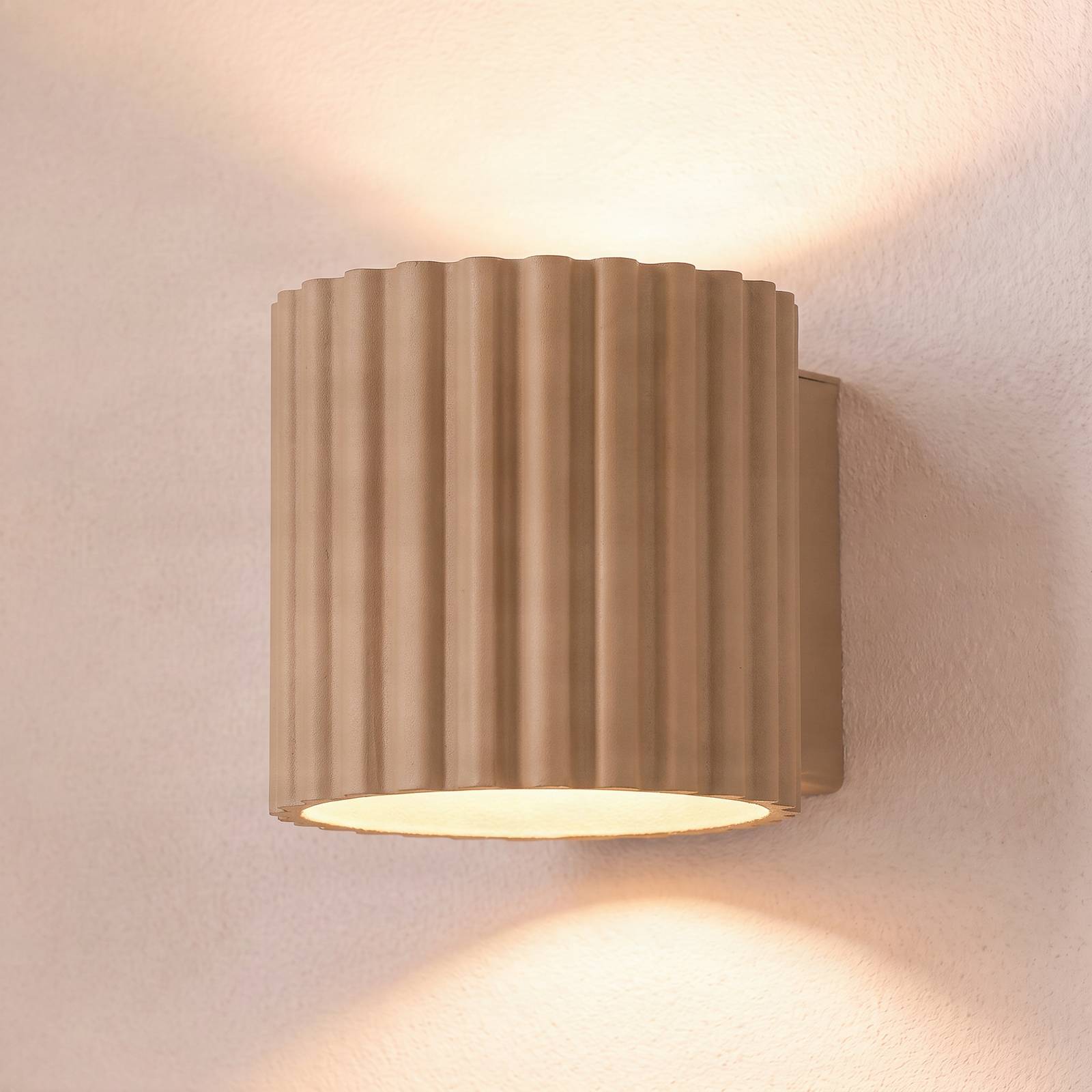 Vegglampe Aura, taupe, Ø10 cm, G9, opp/ned, aluminium
