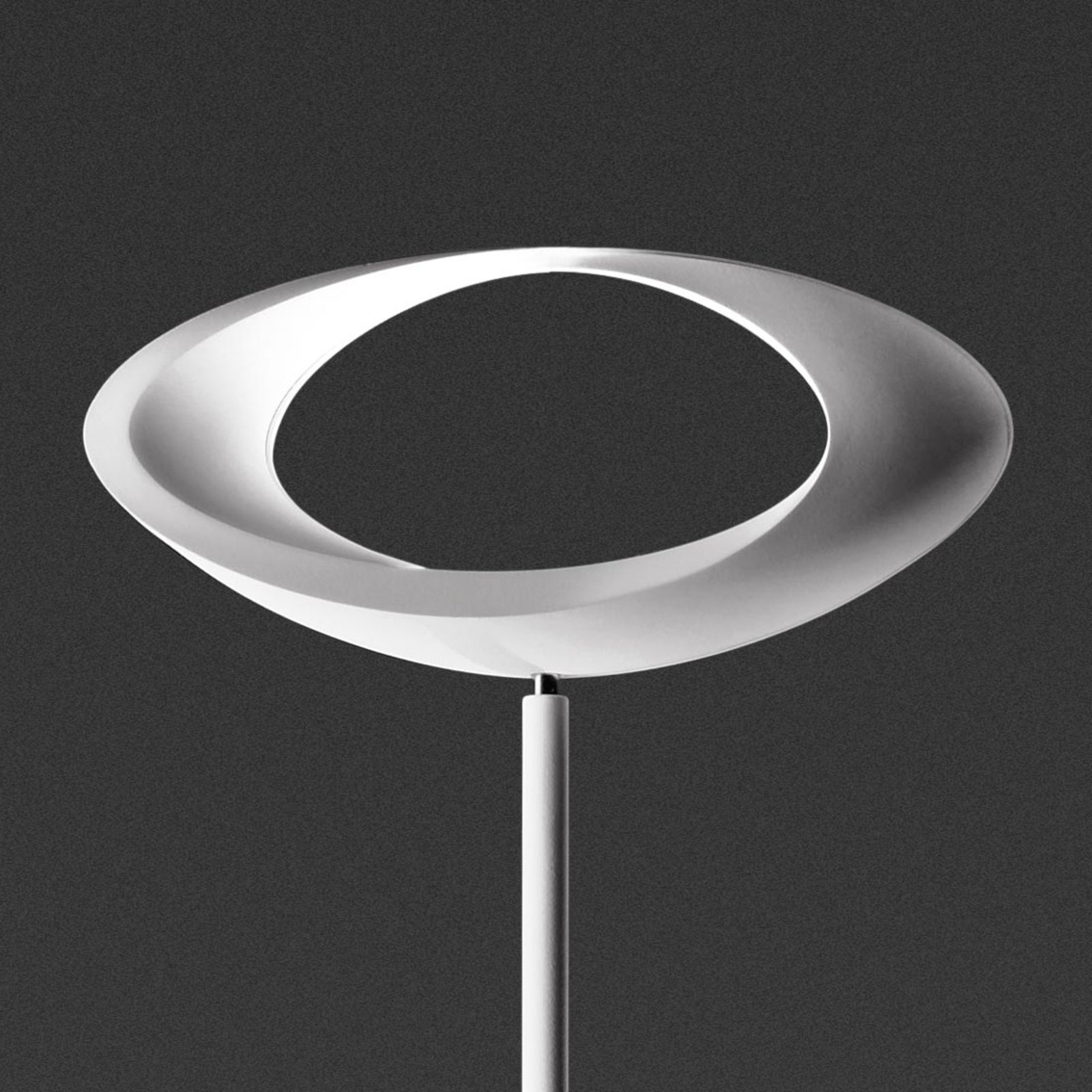 Artemide Cabildo – hvit LED-gulvlampe, 2 700 K