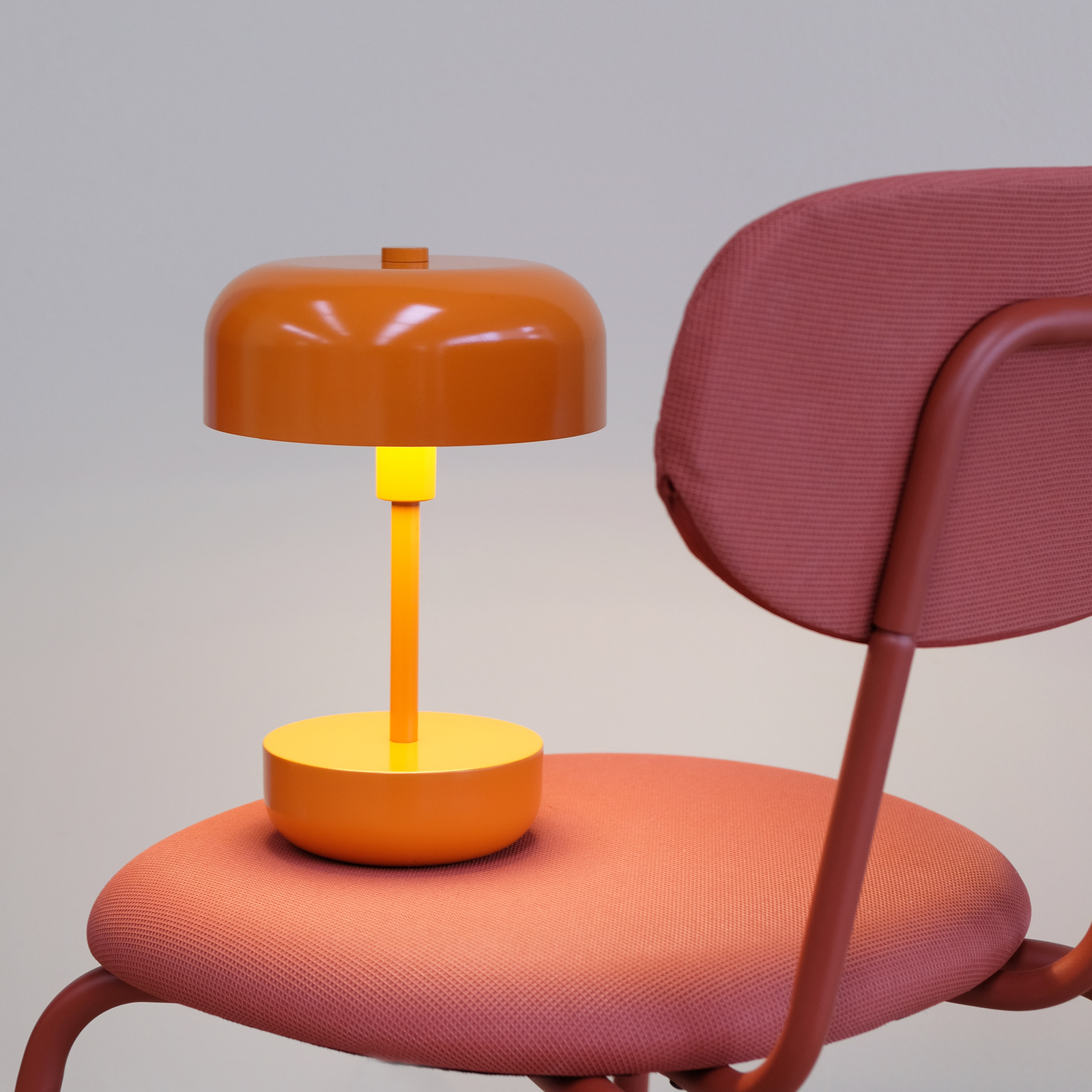Dyberg Larsen Haipot Lámpara de mesa LED Akku naranja