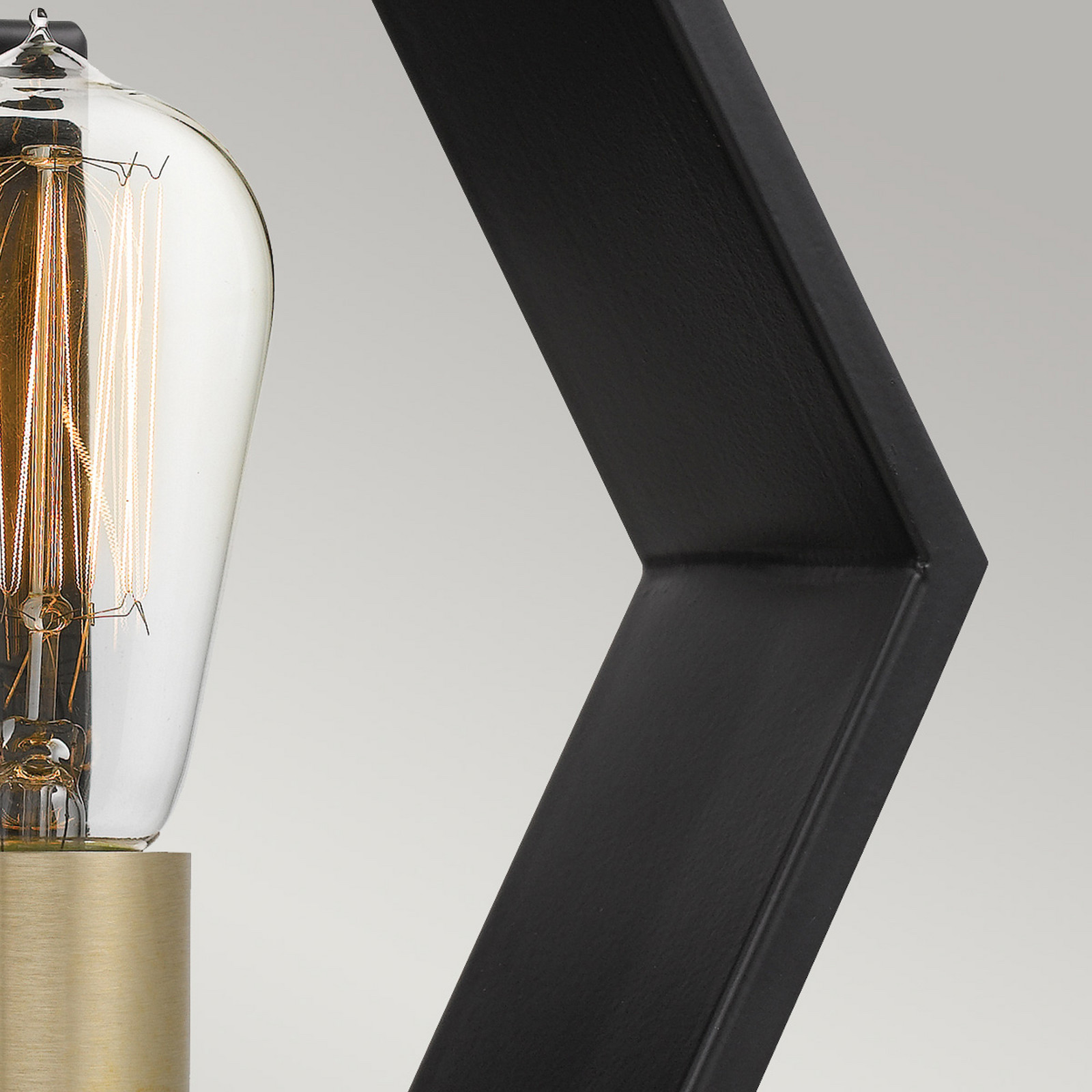 Bismarck aplică 1 bec