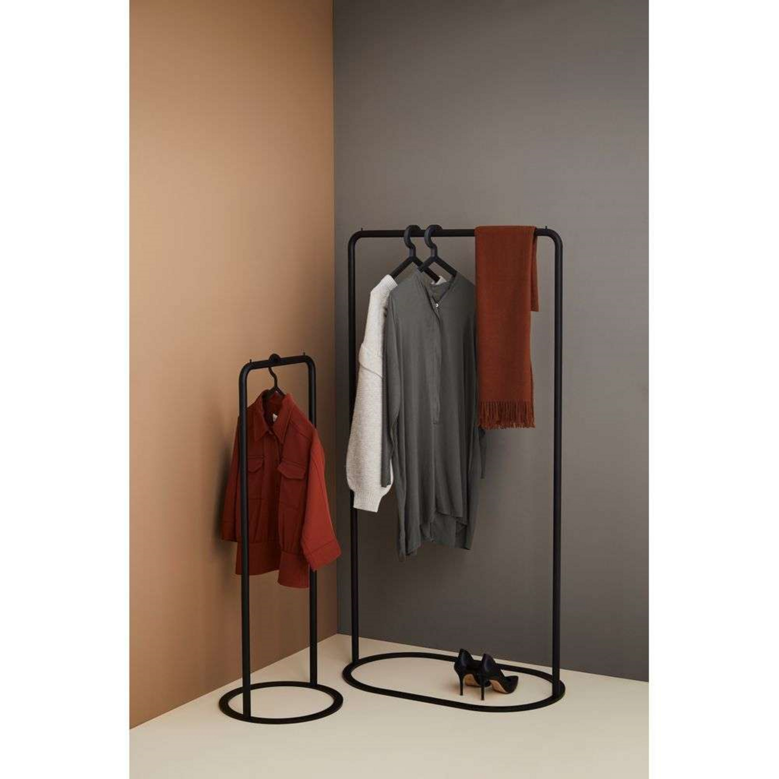 O&O Clothes Rack Large Black - Woud