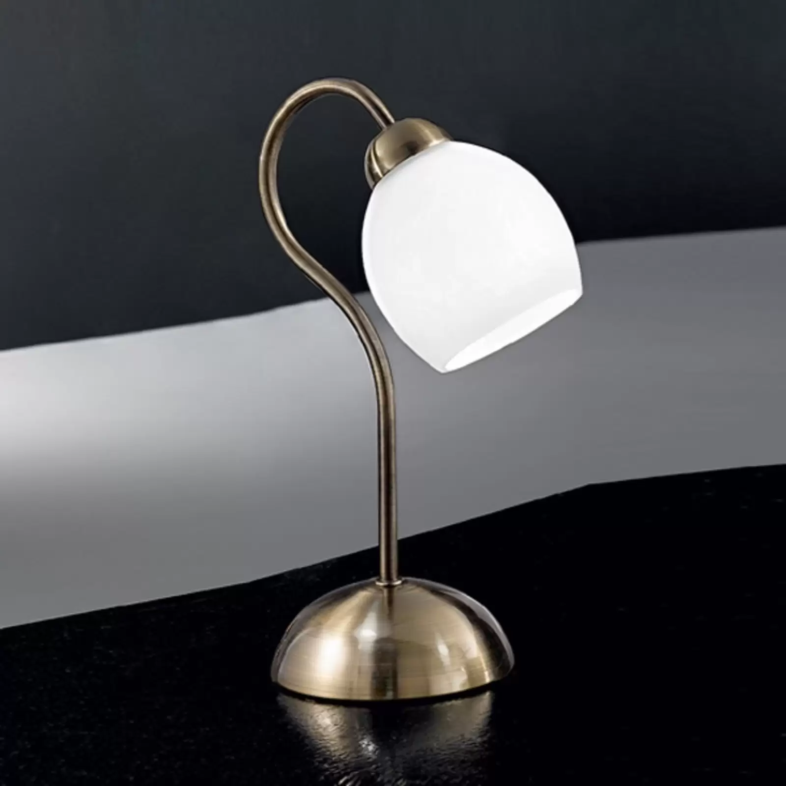 Lampada da Tavolo o Abat jour Tulipano Elegante