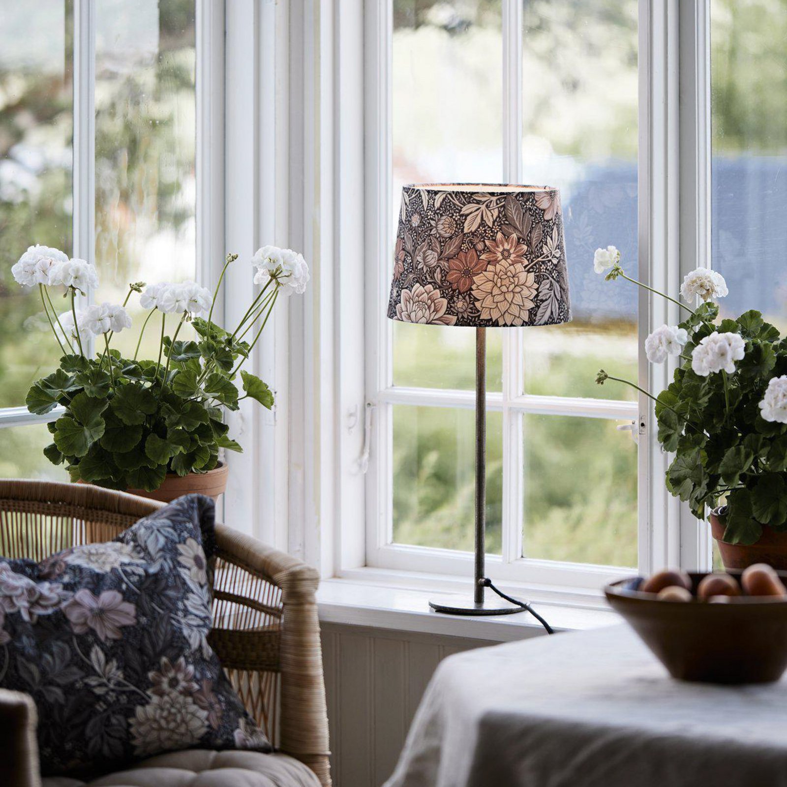 PR Home Tischlampe BASE DAHLIA, braun, Höhe 58 cm, Stoff