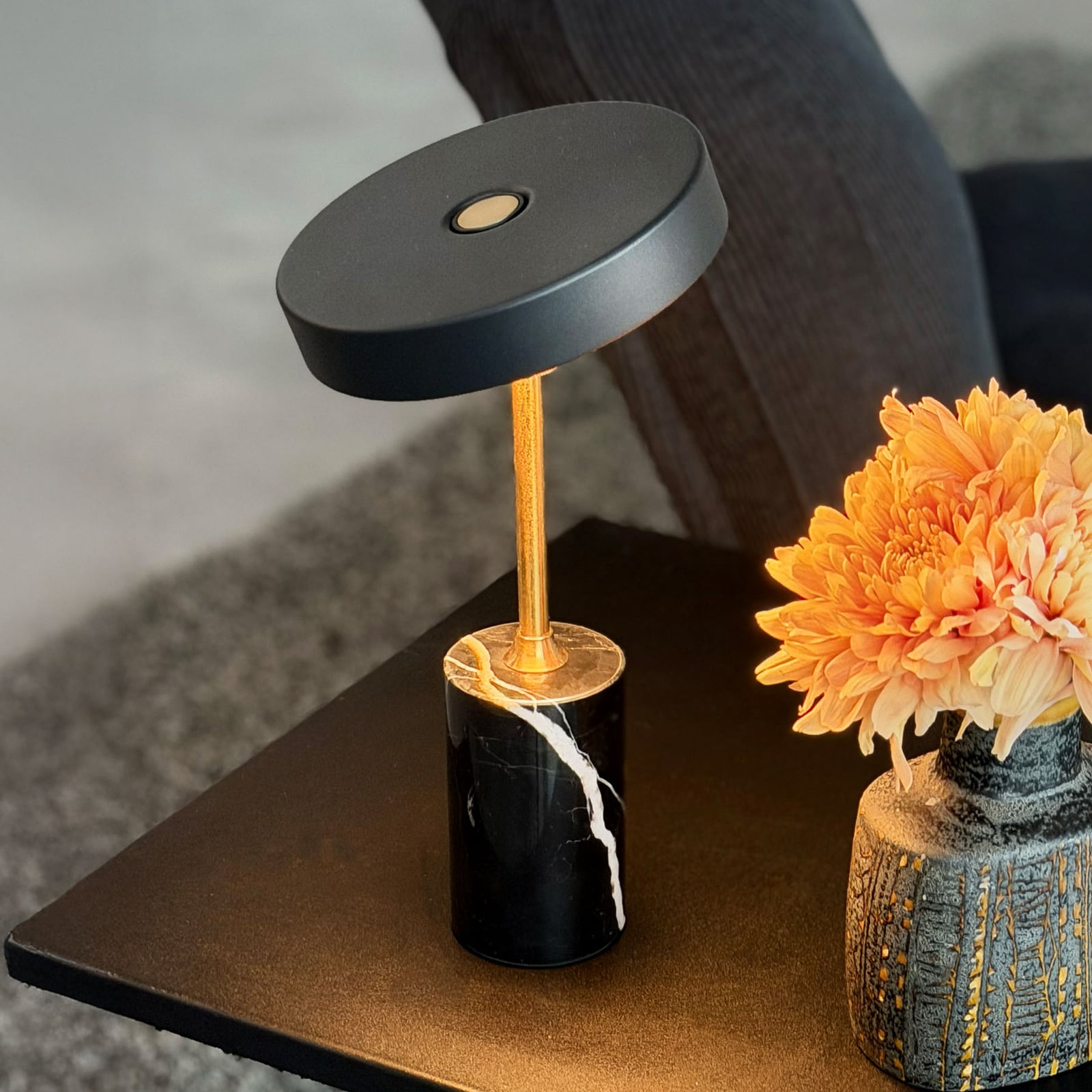 Dyberg Larsen LED-Akku-Tischlampe Starlight, schwarz/messing Dyberg Larsen LED-Akku-Tischlampe Starlight, schwarz/messing