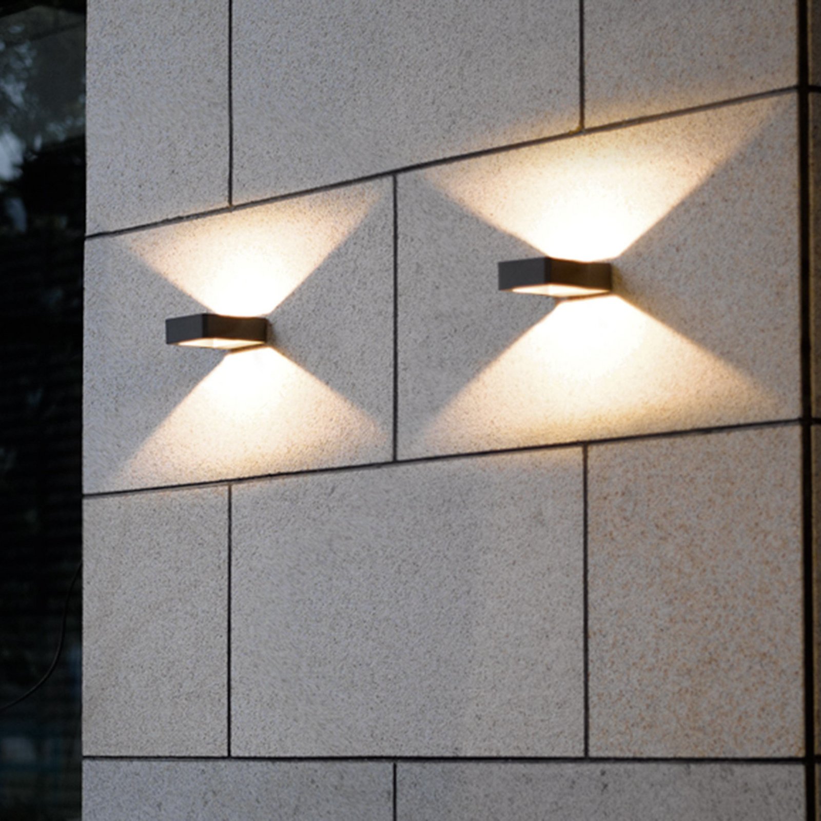 LED āra sienas lampa RENO, antracīta krāsā, platums 12 cm, metāls, IP54 LED āra sienas lampa RENO, antracīta krāsā, platums 12 cm, metāls, IP54