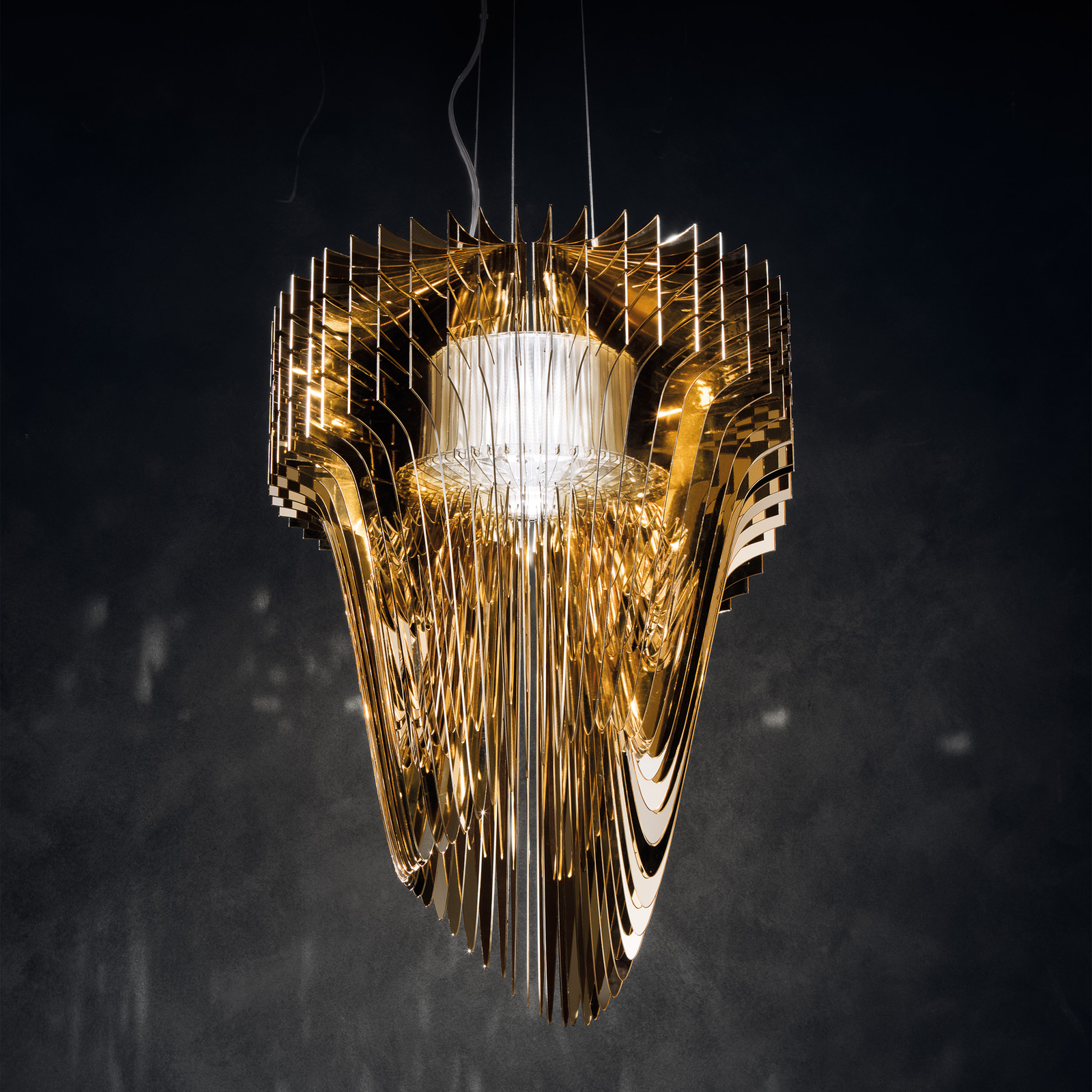 Slamp Aria M lámpara colgante, oro, Ø 60 cm