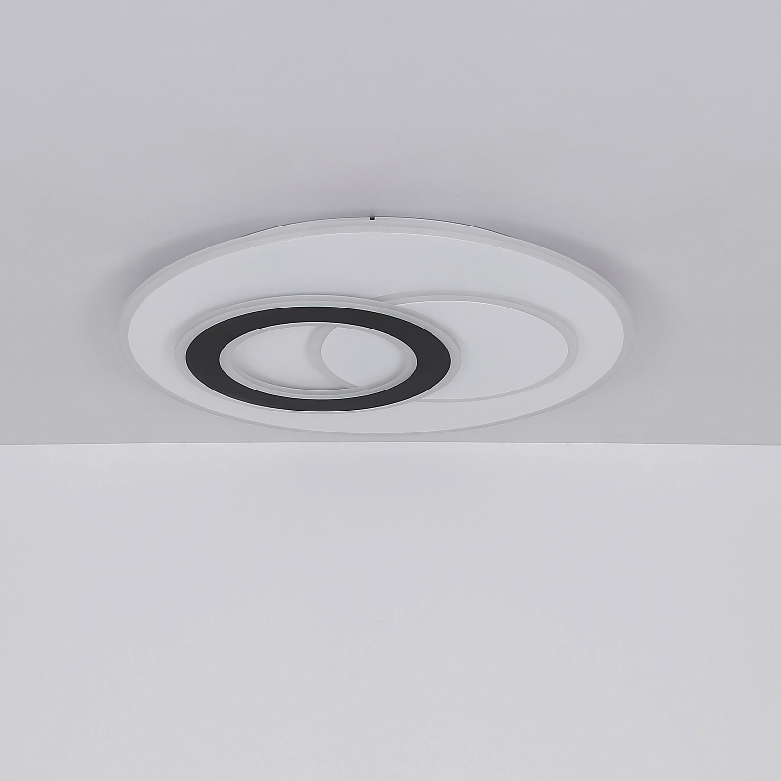 Plafonieră LED inteligentă Jacques, alb/negru, Ø 70 cm, CCT