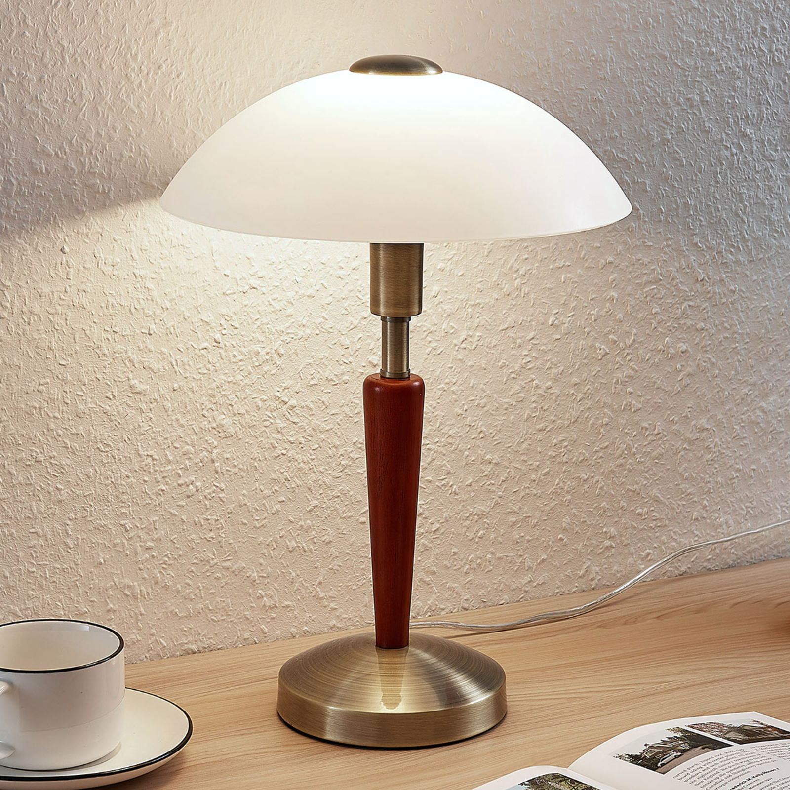 Tibby asztali lámpa üvegbúrával, fa díszítéssel