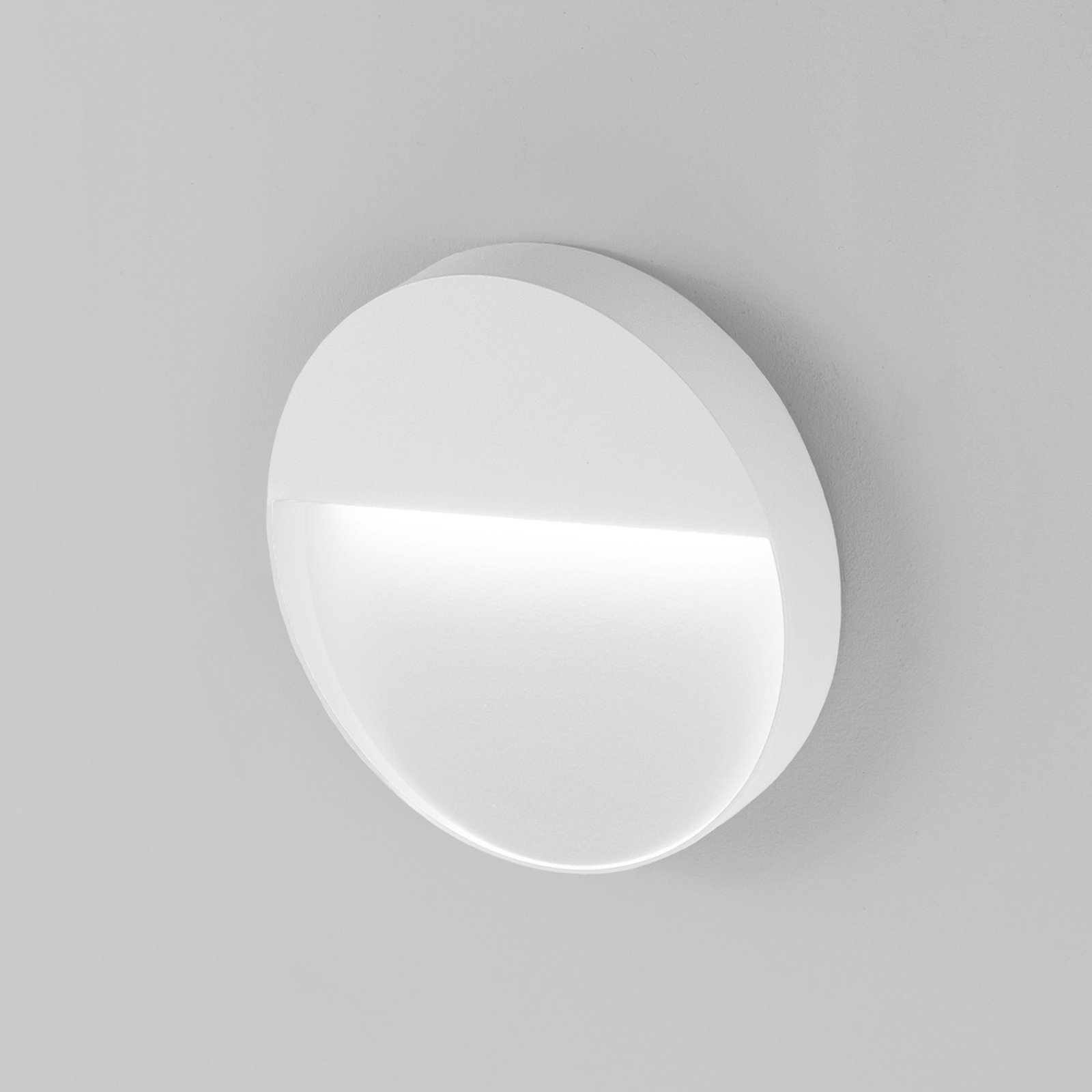 EGG DLS Vigo XL outdoor wall light, white Ø 20 cm aluminium 3,000 K