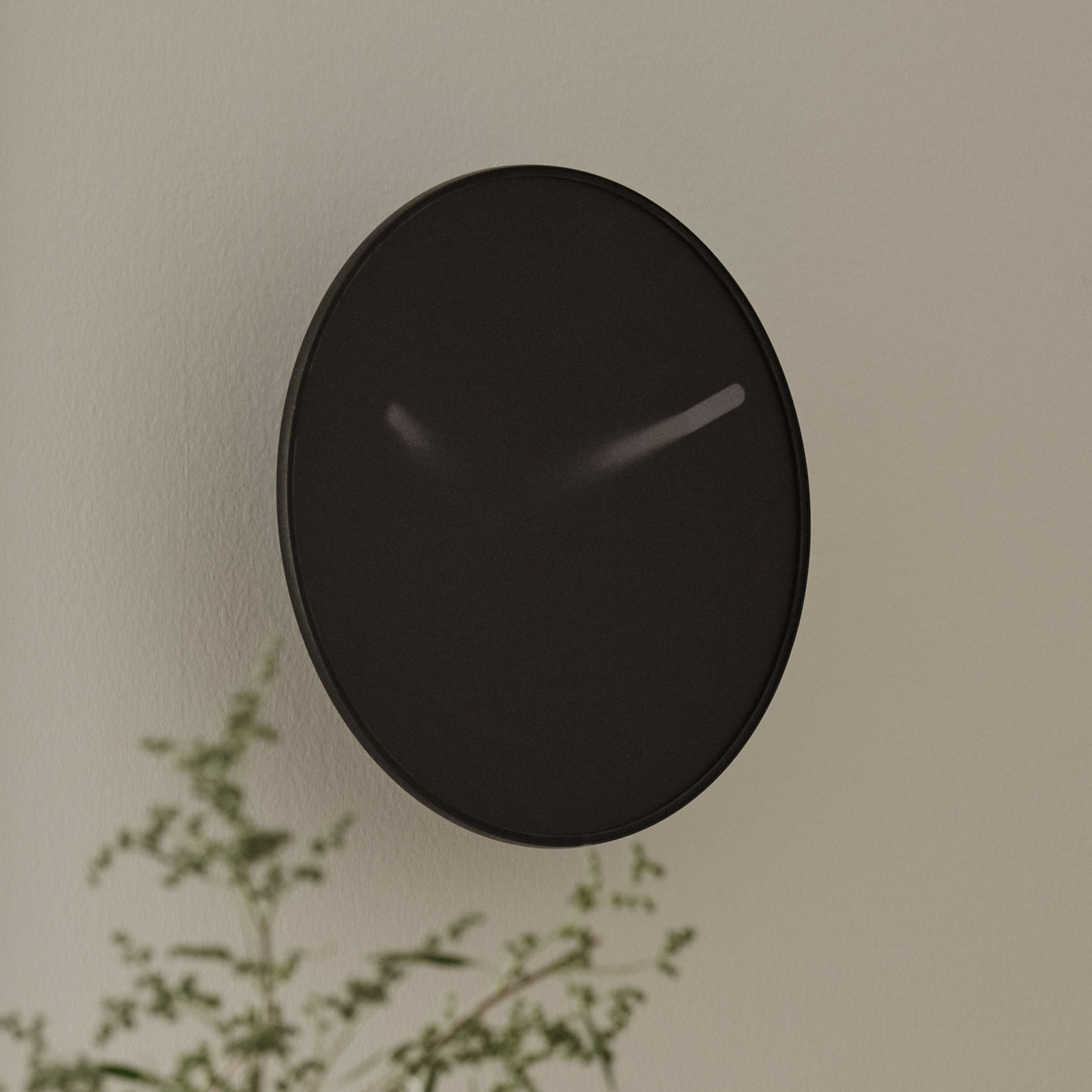 Reloj de pared Momentt, negro, Ø 30 cm, acero - GEJST Reloj de pared Momentt, negro, Ø 30 cm, acero - GEJST