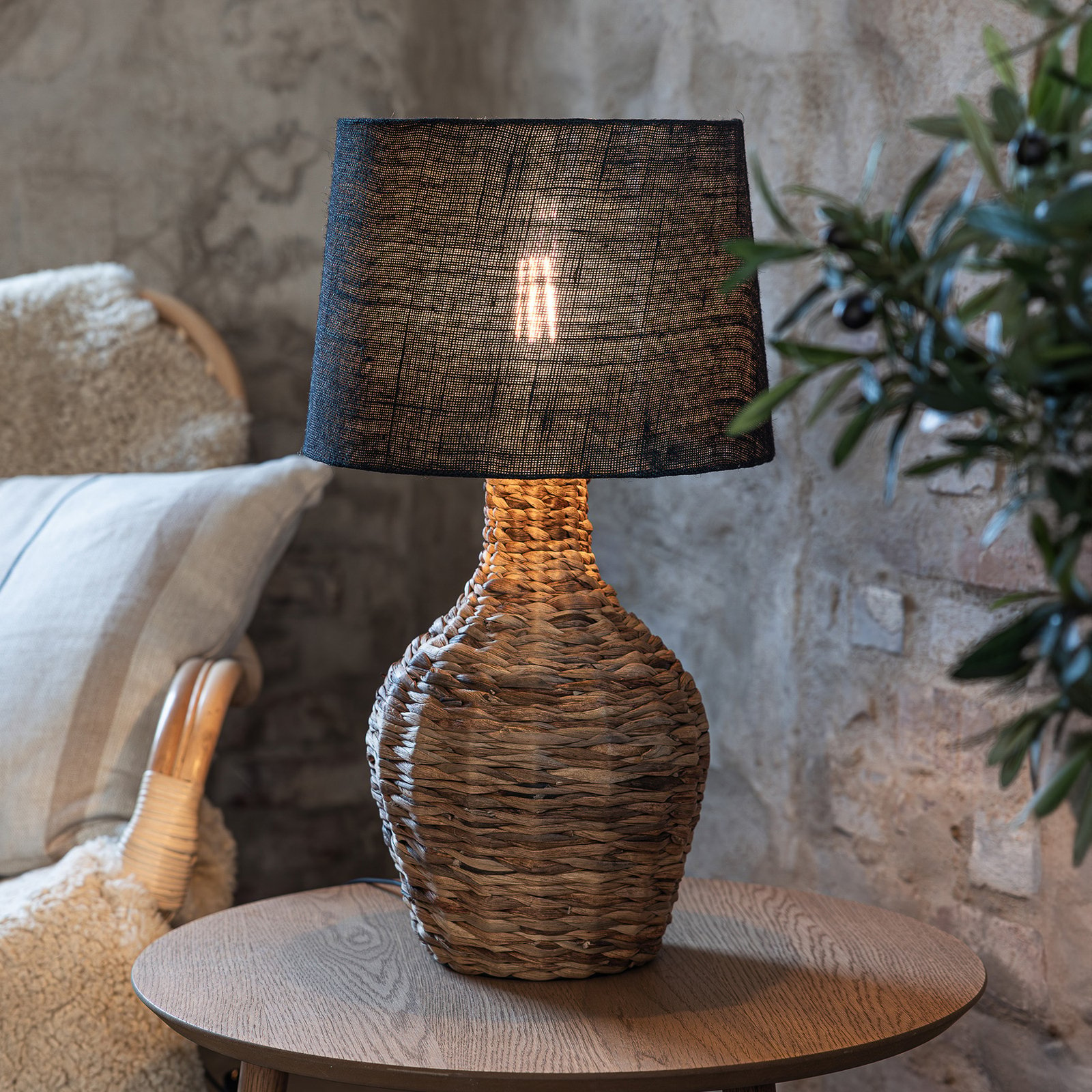 Stolová lampa Paglia, prírodná/čierna, ratan/juta, výška 58 cm