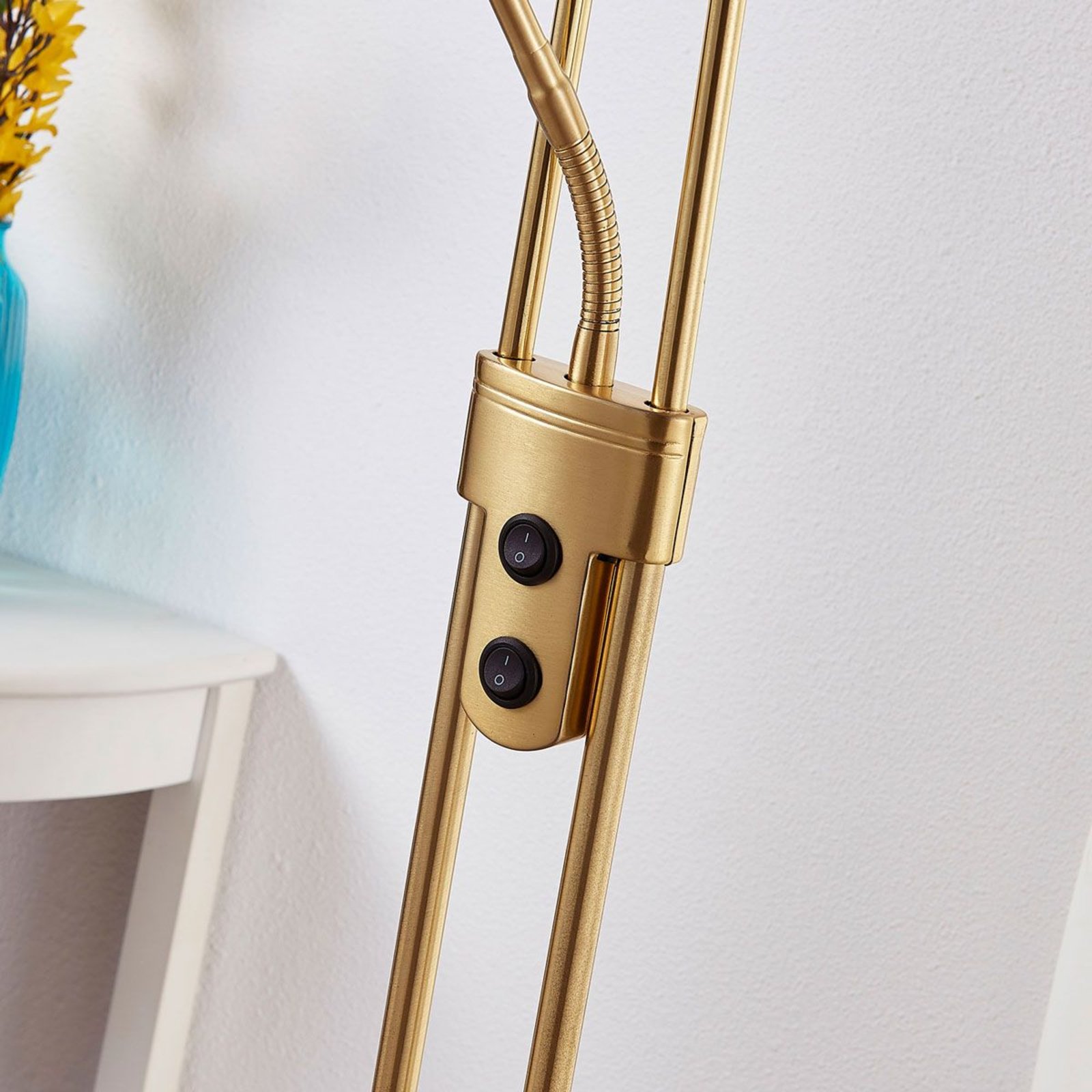 Felicia Floor Lamp Brass/White - Lindby