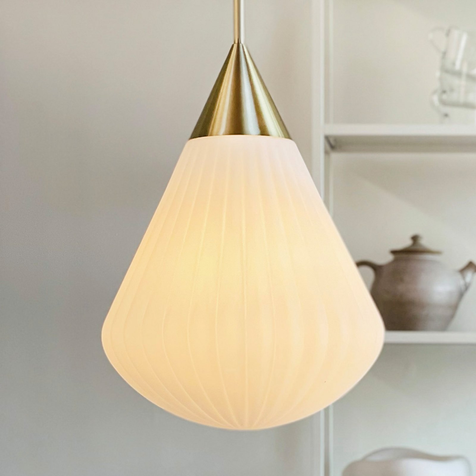 Dyberg Larsen függő lámpa Ballon, Ø 33 cm fehér/réz színű