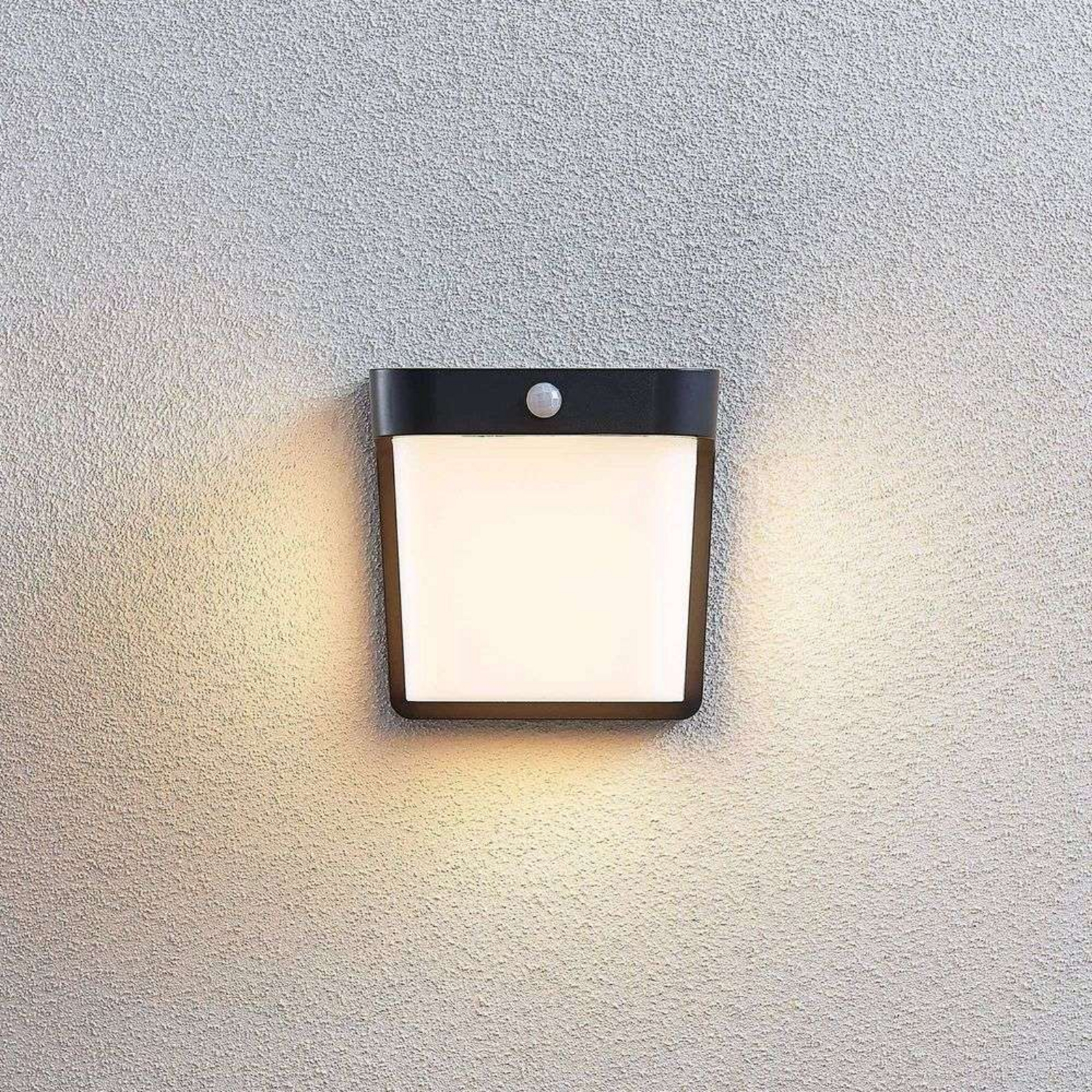 Adenike LED Aplica de Exterior w/Sensor Dark Grey - Lindby