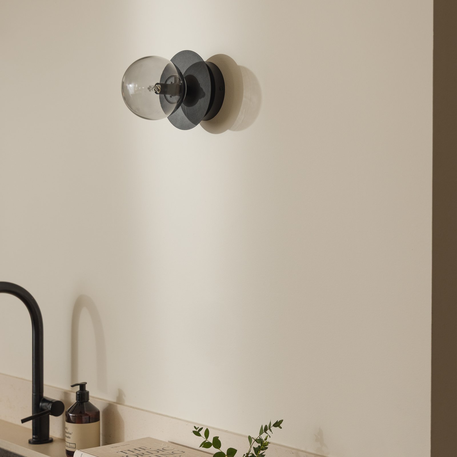 Candeeiro de teto Globen Lighting Art Deco, preto/cinzento, vidro