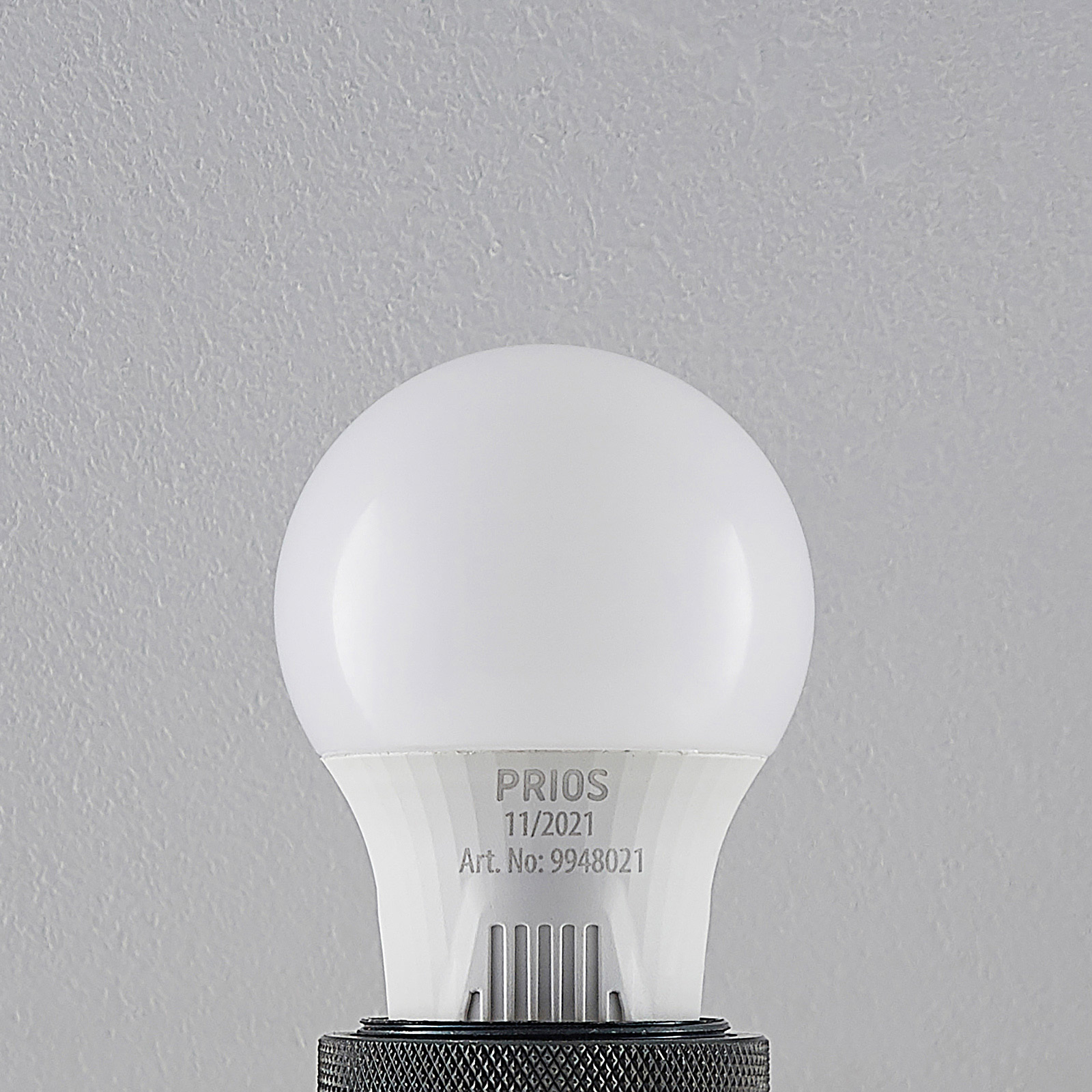 LED lámpa E27 A60 7W fehér 2 700 K