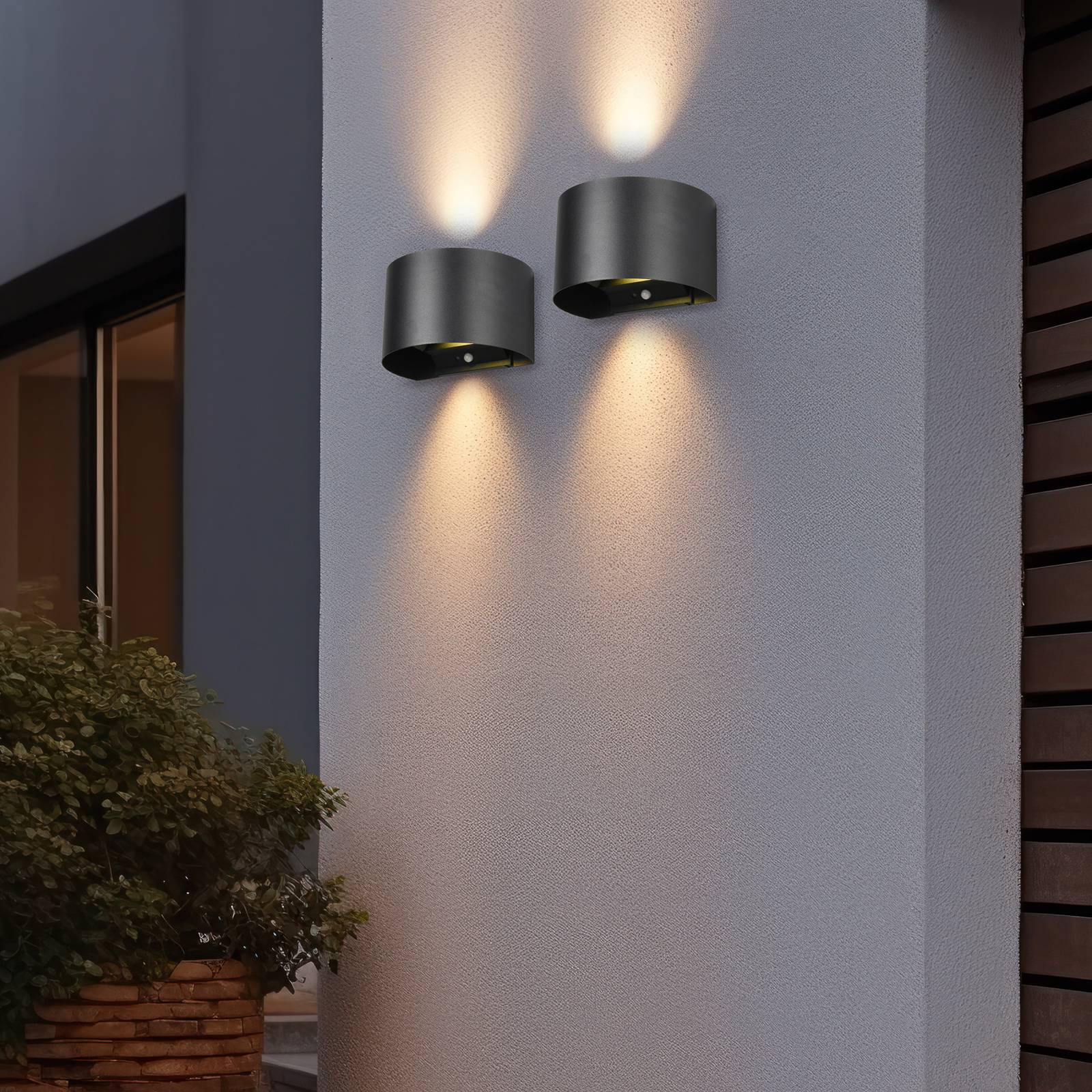 Reality Leuchten Nabíjecí venkovní nástěnná lampa LED Talent, černá, šířka 16 cm Senzor