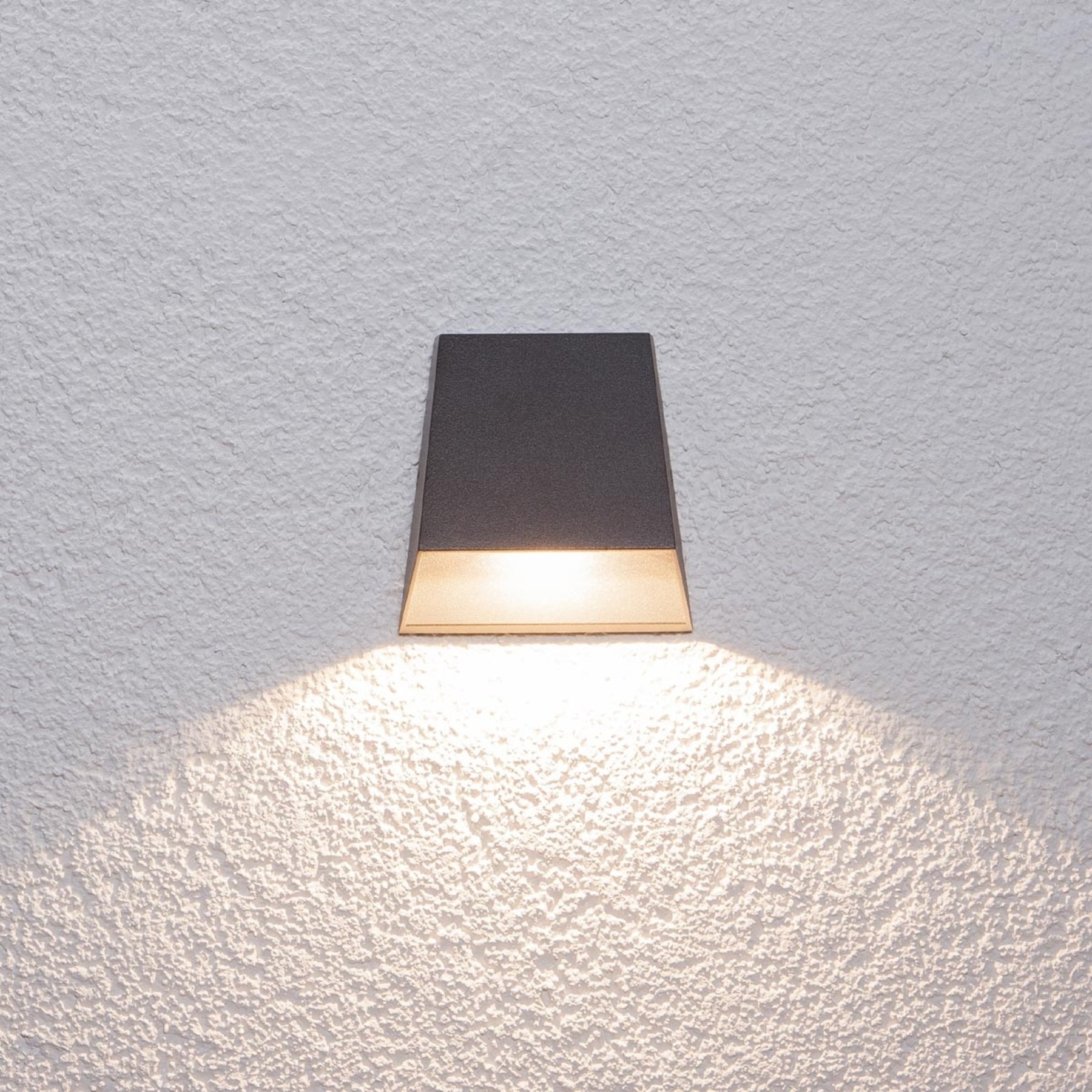 Lucande Wide shining outdoor wall light Hanno with LED, Aluminium, plastic, 7 W, energy efficiency: A+, W: 12.5 cm, H: 12.5 cm