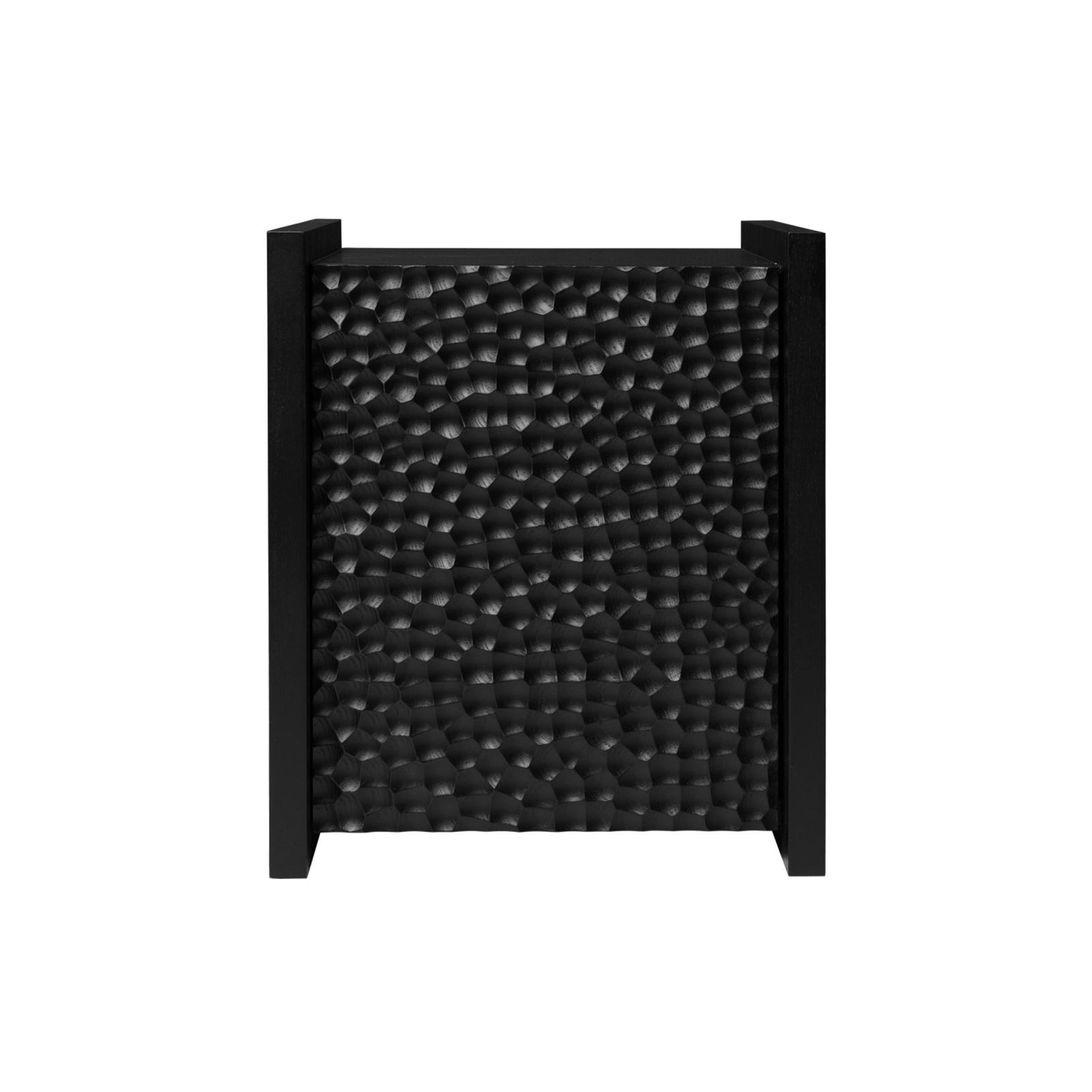 Scarni odkládací stolek z tmavě mořeného jasanového dřeva – ferm LIVING