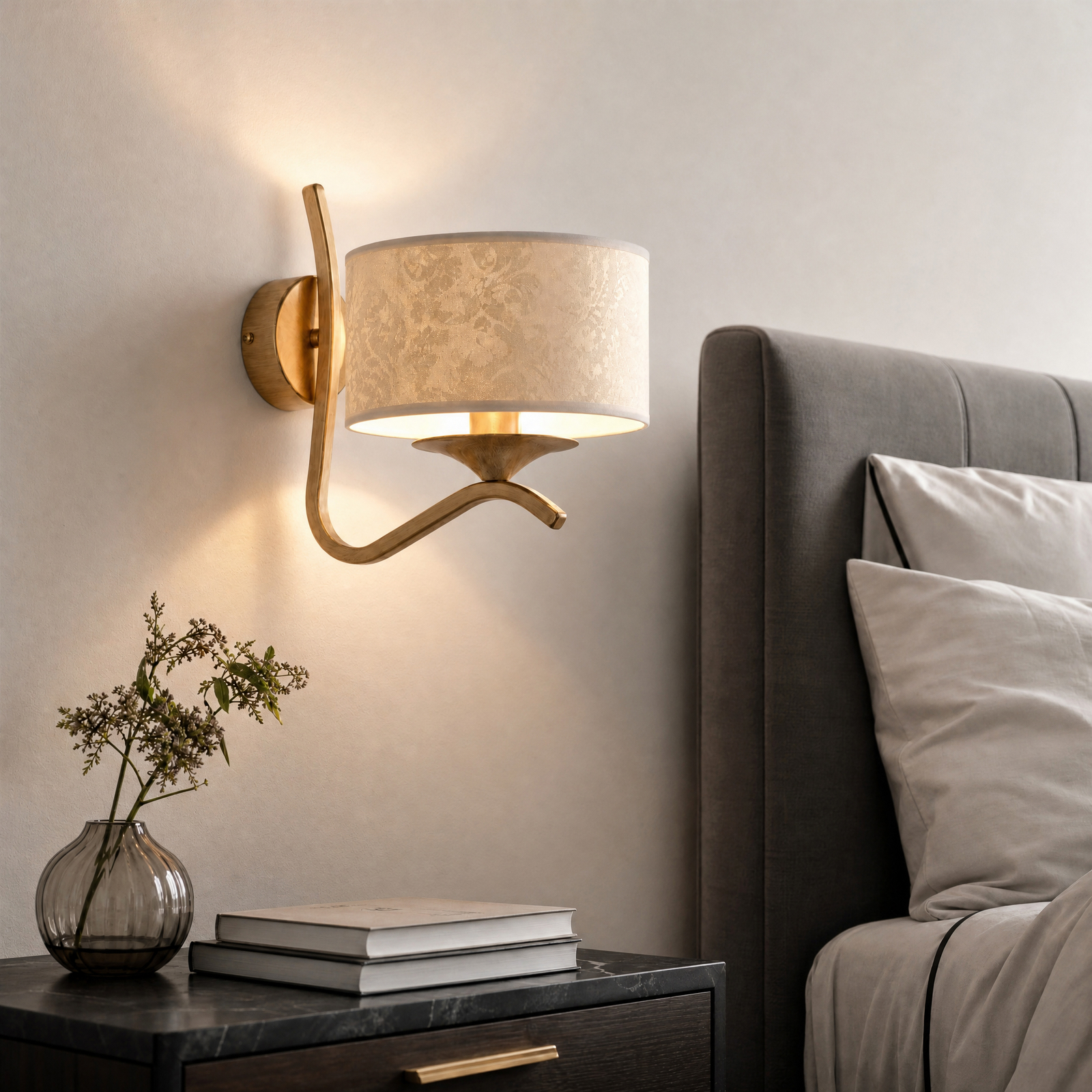 Kaszmir Ecrie -seinävalaisin, kulta/beige, teräs, tekstiili, E27 Kaszmir Ecrie -seinävalaisin, kulta/beige, teräs, tekstiili, E27