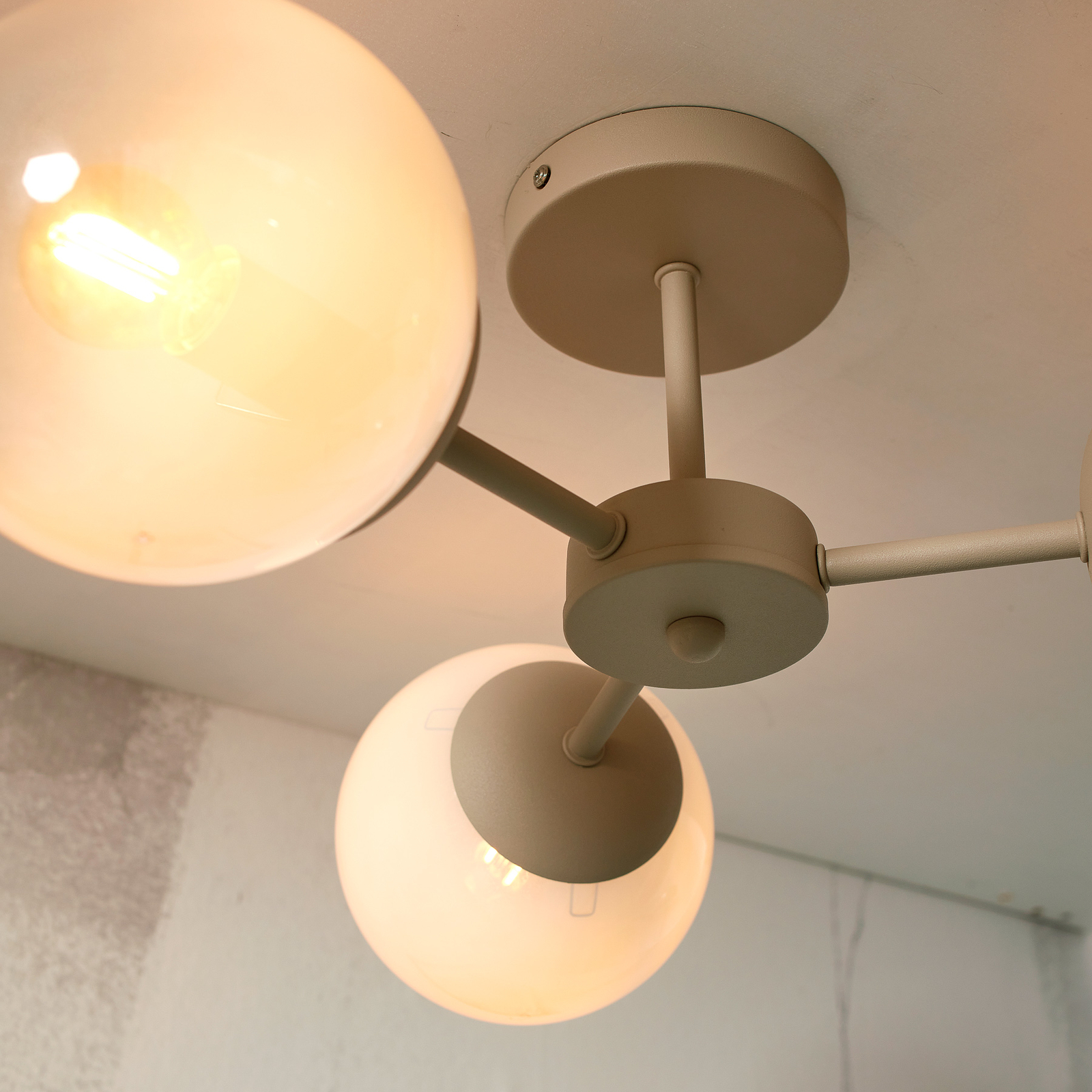 It's about RoMi Aspen ceiling light, milk white, 3-bulb