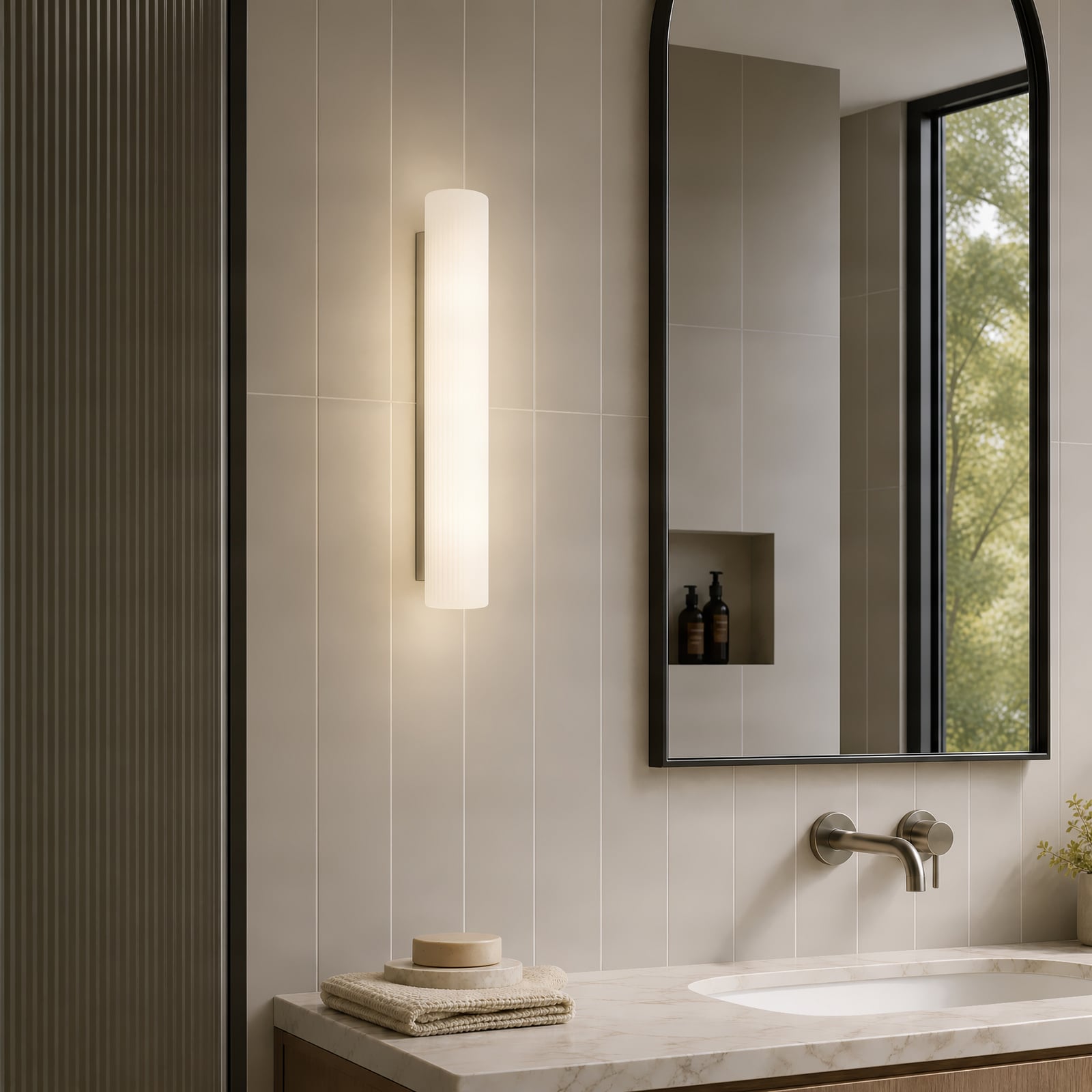 Victoire kylpyhuoneen LED-seinälamppu, 50 cm, valkoinen/kromi, CCT, lasi –