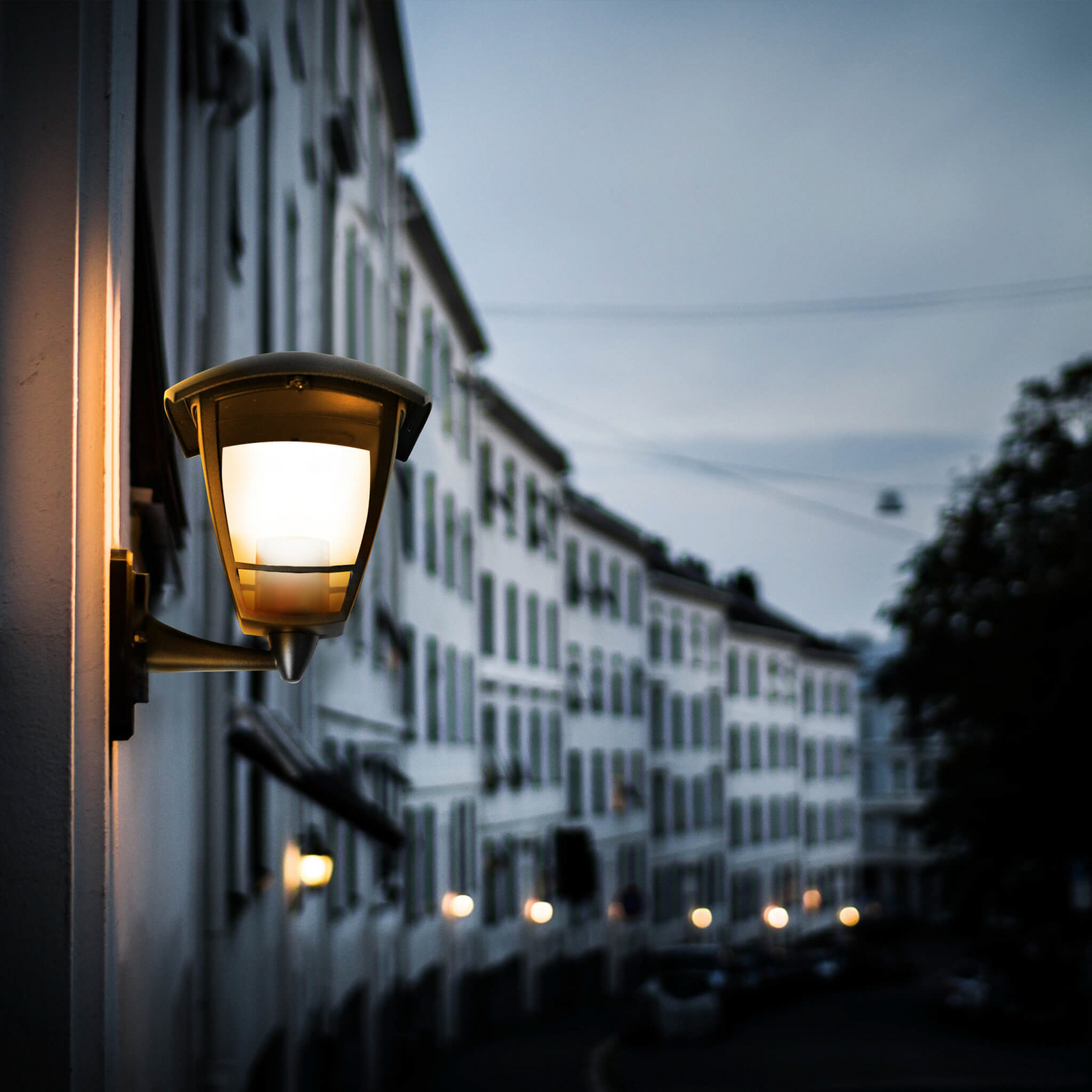 Segula Āra sienas lampa Antique up, melna, alumīnijs, E27